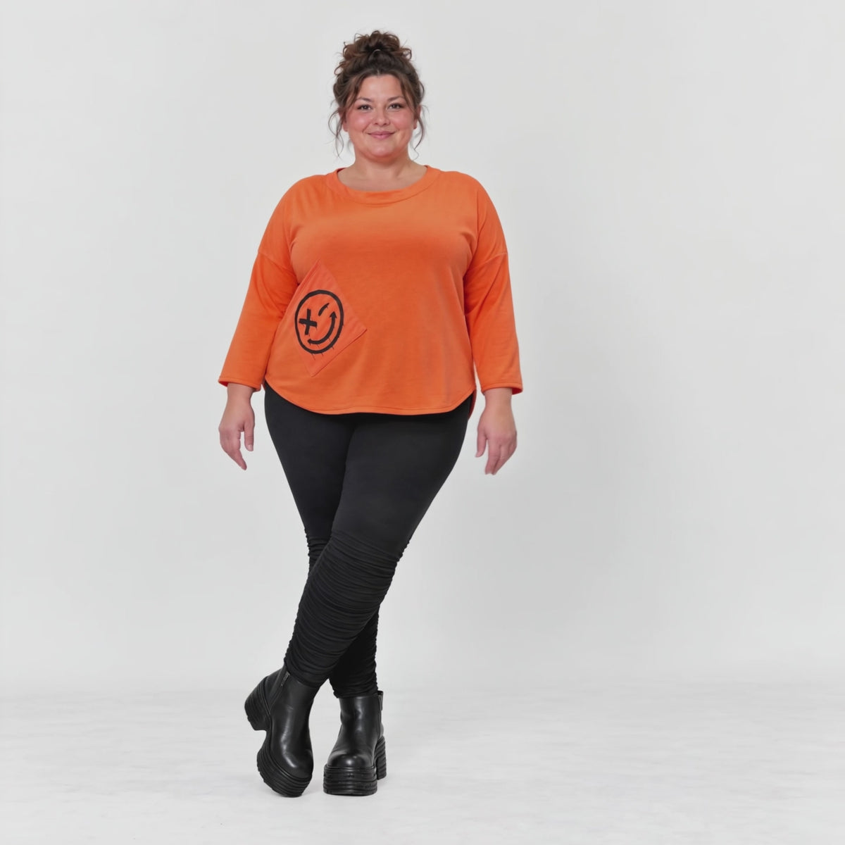 Shirt in Orange mit Rundhalsausschnitt 7/8-Arm und aufgesetzten Taschen aus Stretchjersey
