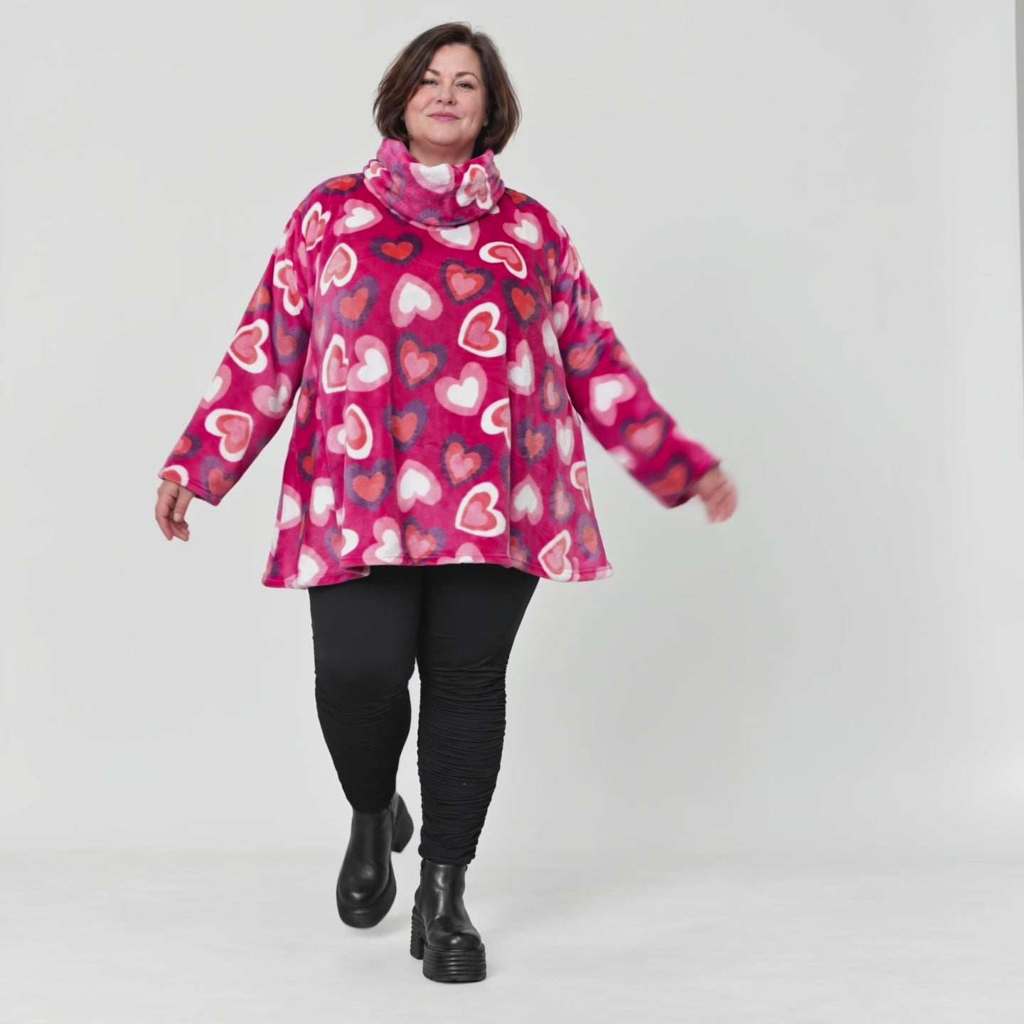 Flauschiges Langarmshirt in Pink/Rosa/Weiß mit Rollkragen und lockerer A-Linie aus Plüsch