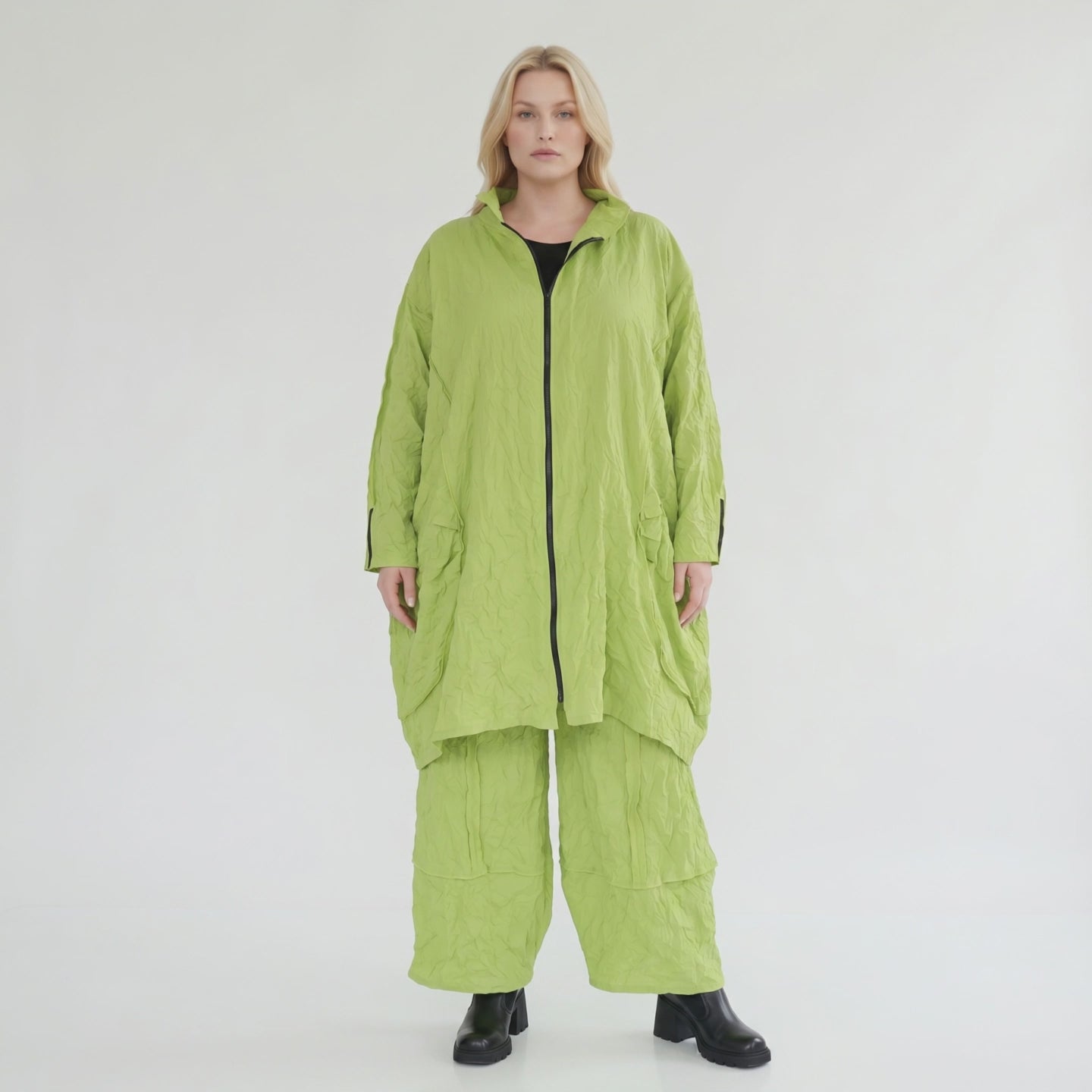 Luftige Oversize Jacke im ausgefallenen Ballonstil mit crash Popeline und legerem Lagenlook, Apfelgrün