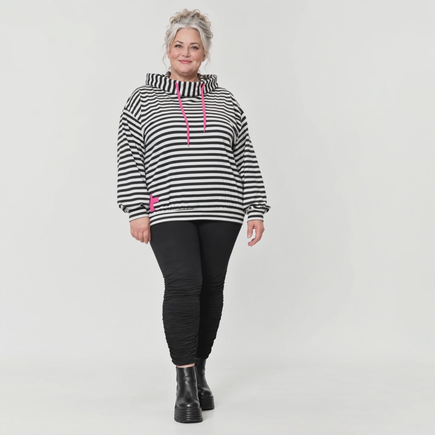 Gestreifter Hoody in Schwarz/Weiß/Pink aus weichem Stretchjersey mit Kapuze ungefüttert