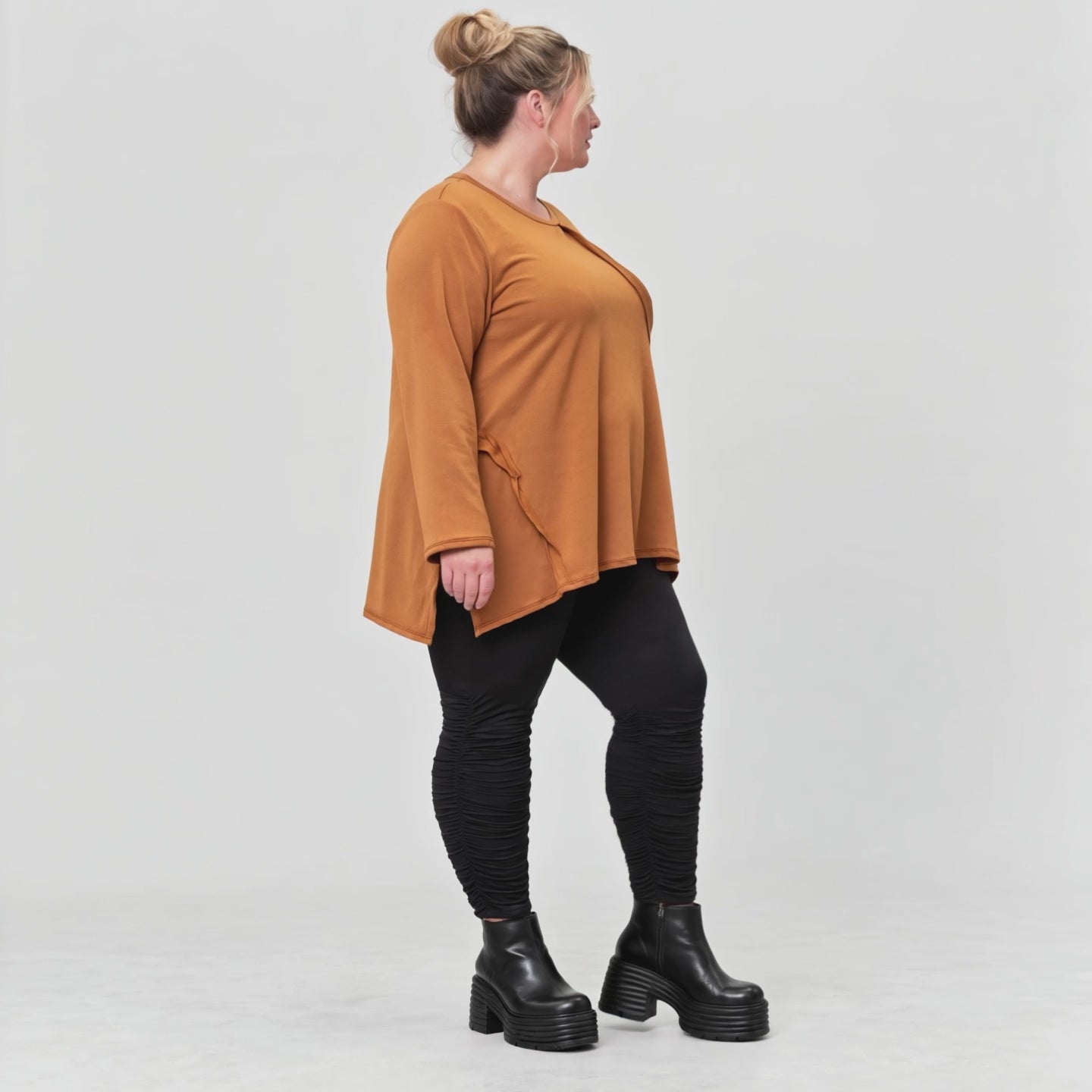 Langarmshirt in Braun aus weichem Stretchjersey mit fließender A-Linie für den Alltag