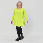 Langarmshirt in frischem Limettengrün aus weichem Modalstretch mit Seitennahttaschen