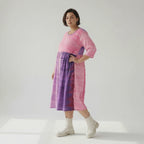 Ballonkleid in fliederpinkem Batikmuster aus Viskosemix mit Halbarm und Taschen Oversize
