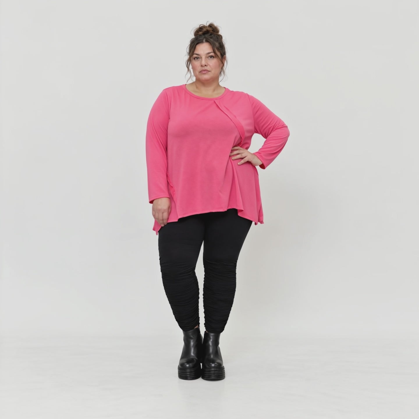Pinkes Langarmshirt aus weichem Stretchjersey mit Rundhalsausschnitt und lässiger A-Linie