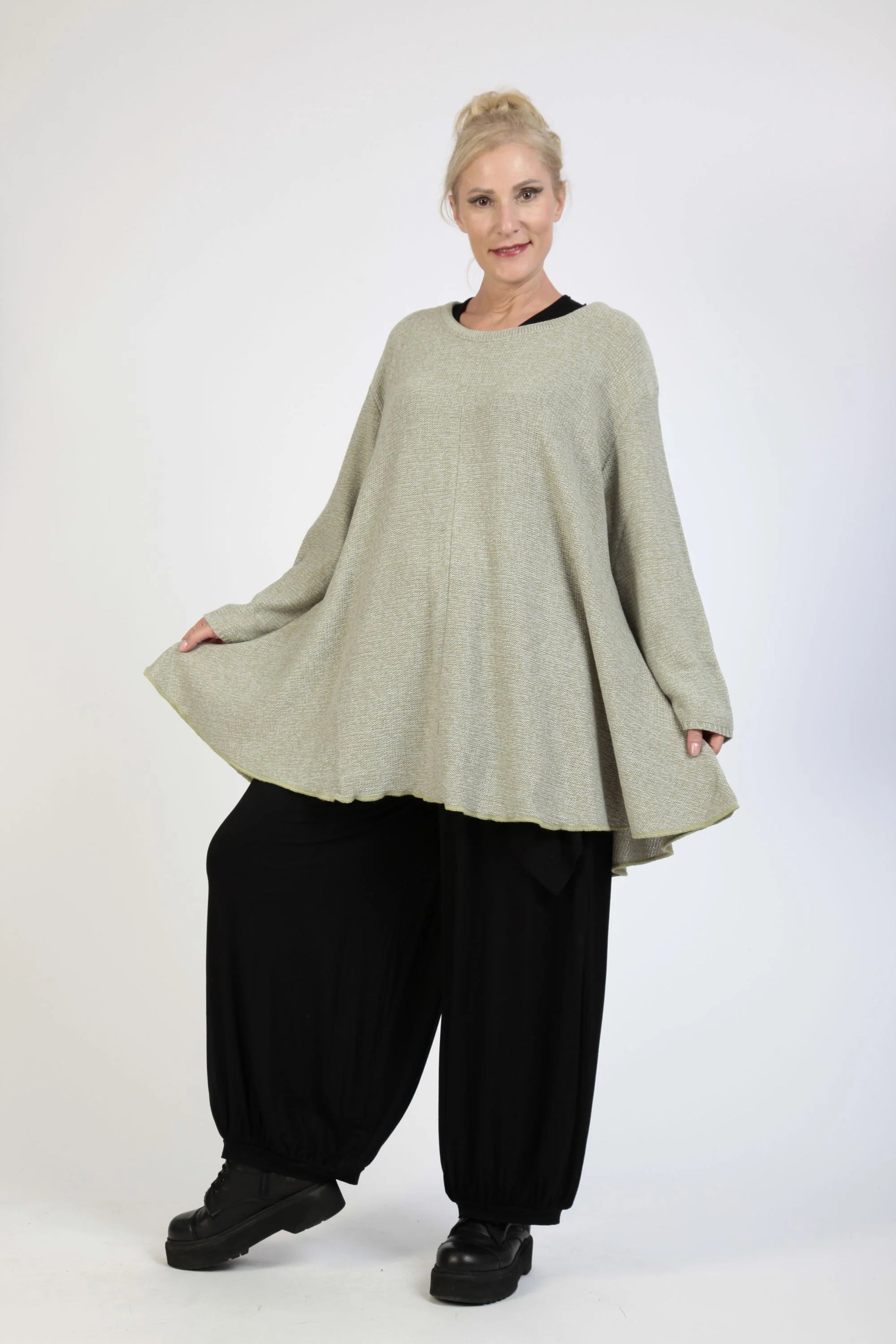  Elegantes Oversize Shirt im Glocken-Schnitt aus warmem Acryl in zeitlosem Mint für Casual-Looks