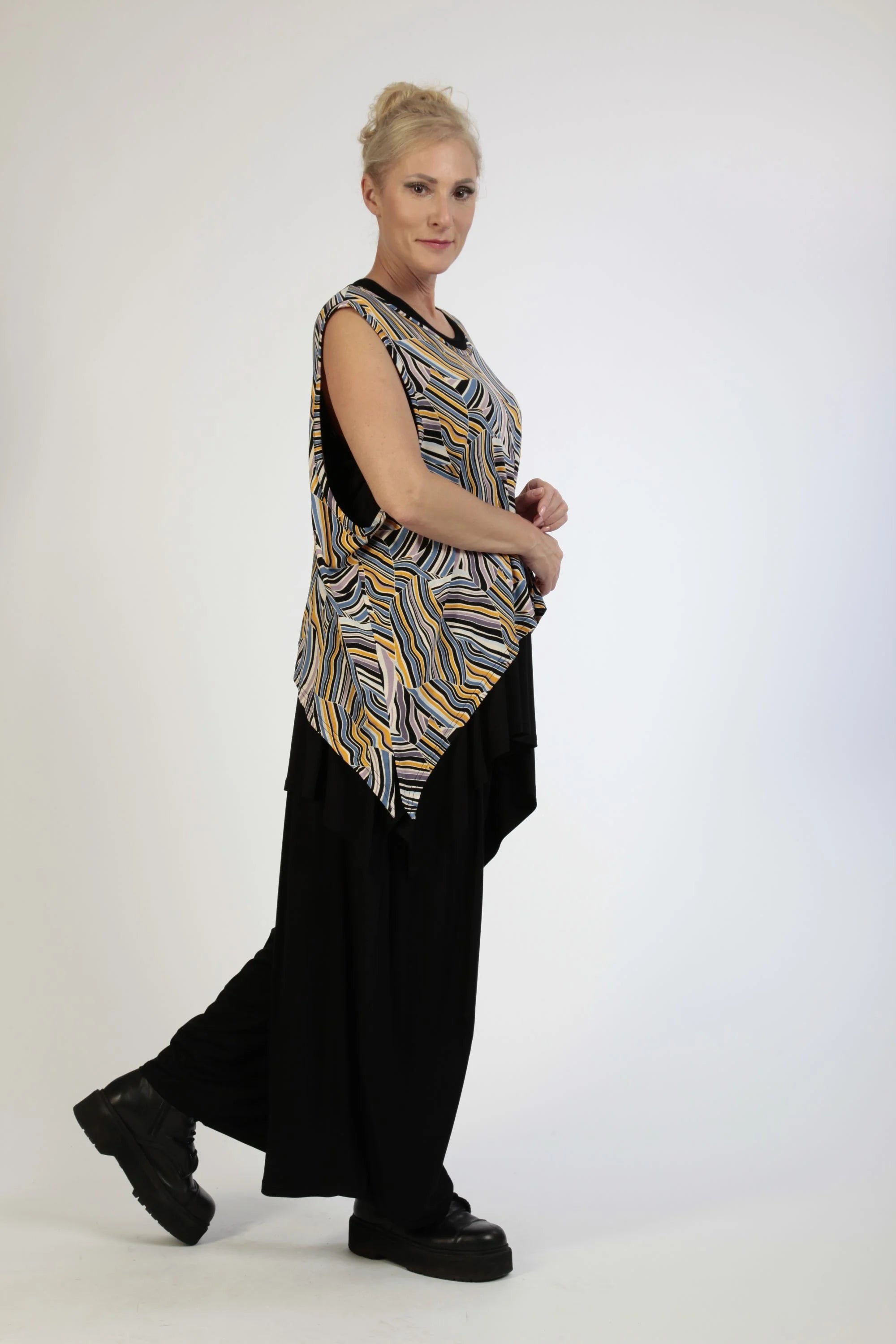  Zipfel Top von AKH Fashion aus Viskose, 1169.00428, Blau-Gelb-Flieder, Grafik, Schick