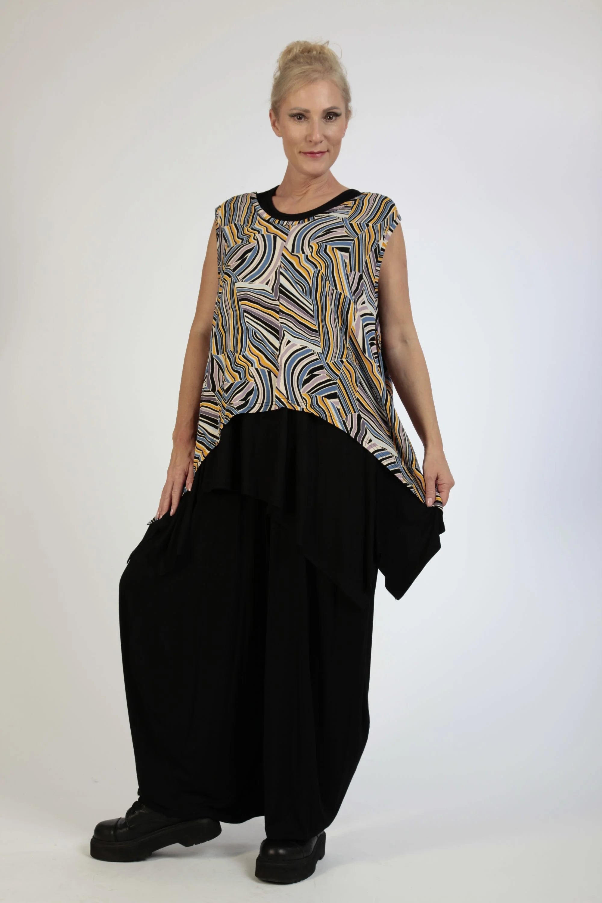  Zipfel Top von AKH Fashion aus Viskose, 1169.00428, Blau-Gelb-Flieder, Grafik, Schick