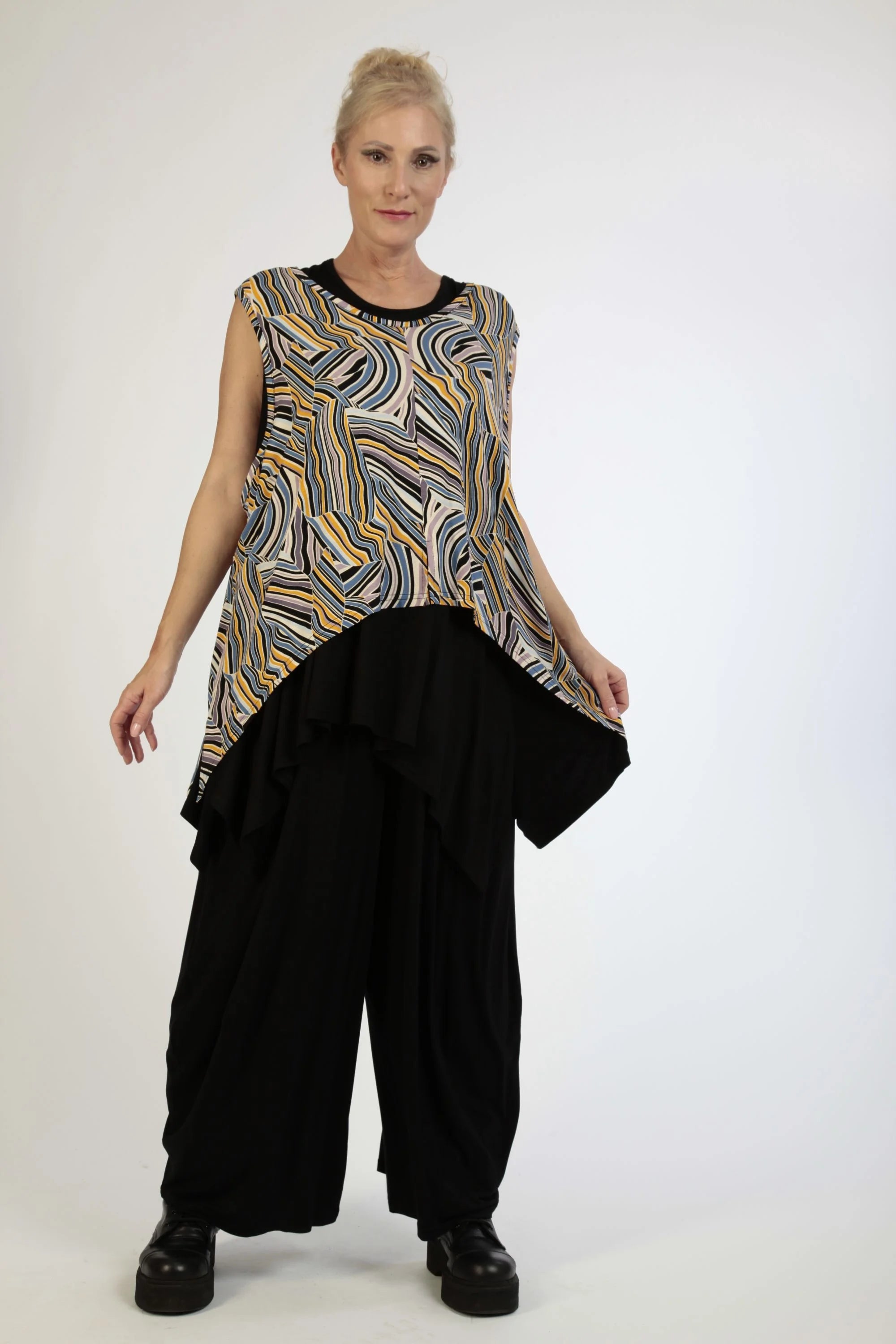  Zipfel Top von AKH Fashion aus Viskose, 1169.00428, Blau-Gelb-Flieder, Grafik, Schick