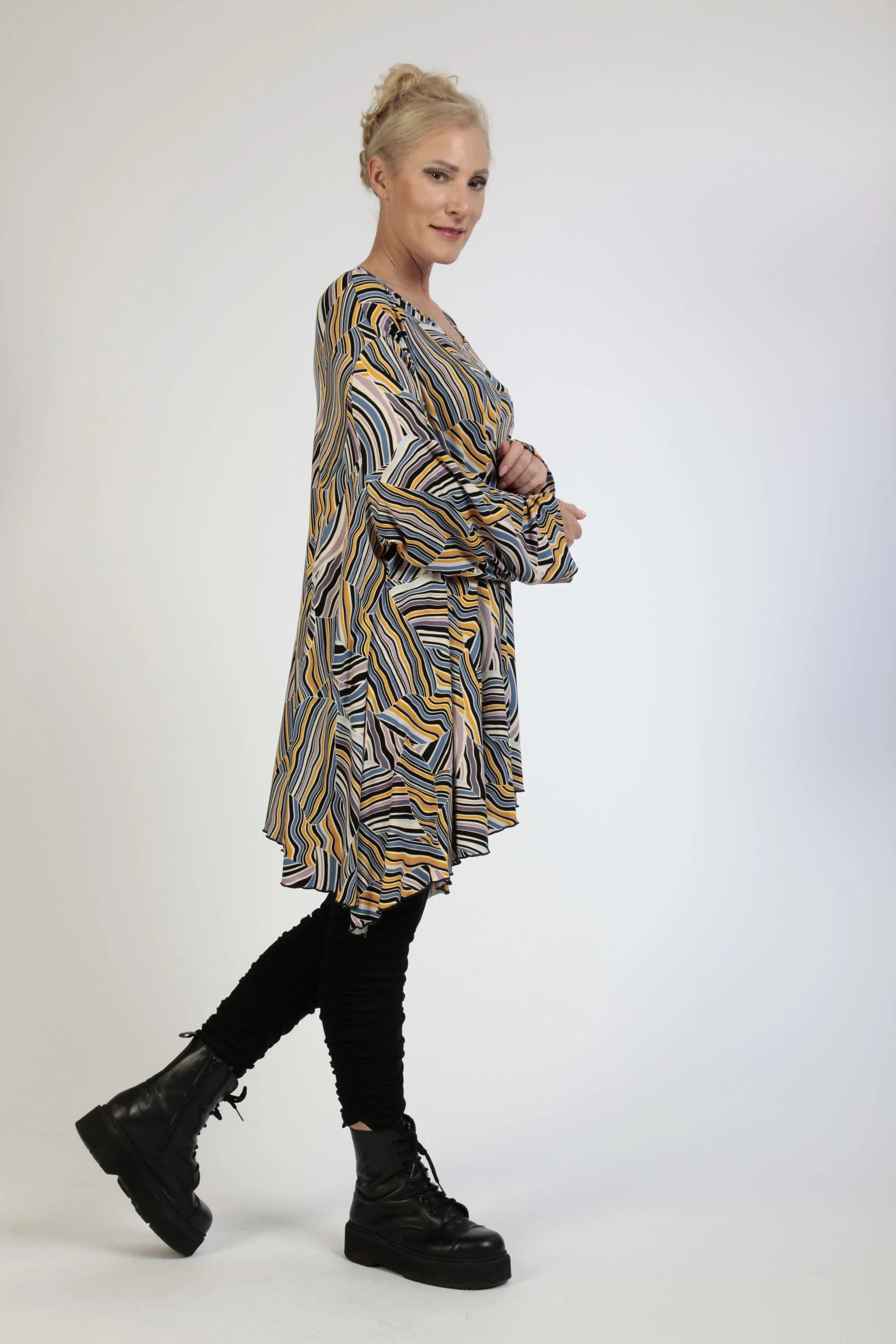  A-Form Bigshirt von AKH Fashion aus Viskose, 1169.00593, Blau-Gelb-Flieder, Grafik, Schick