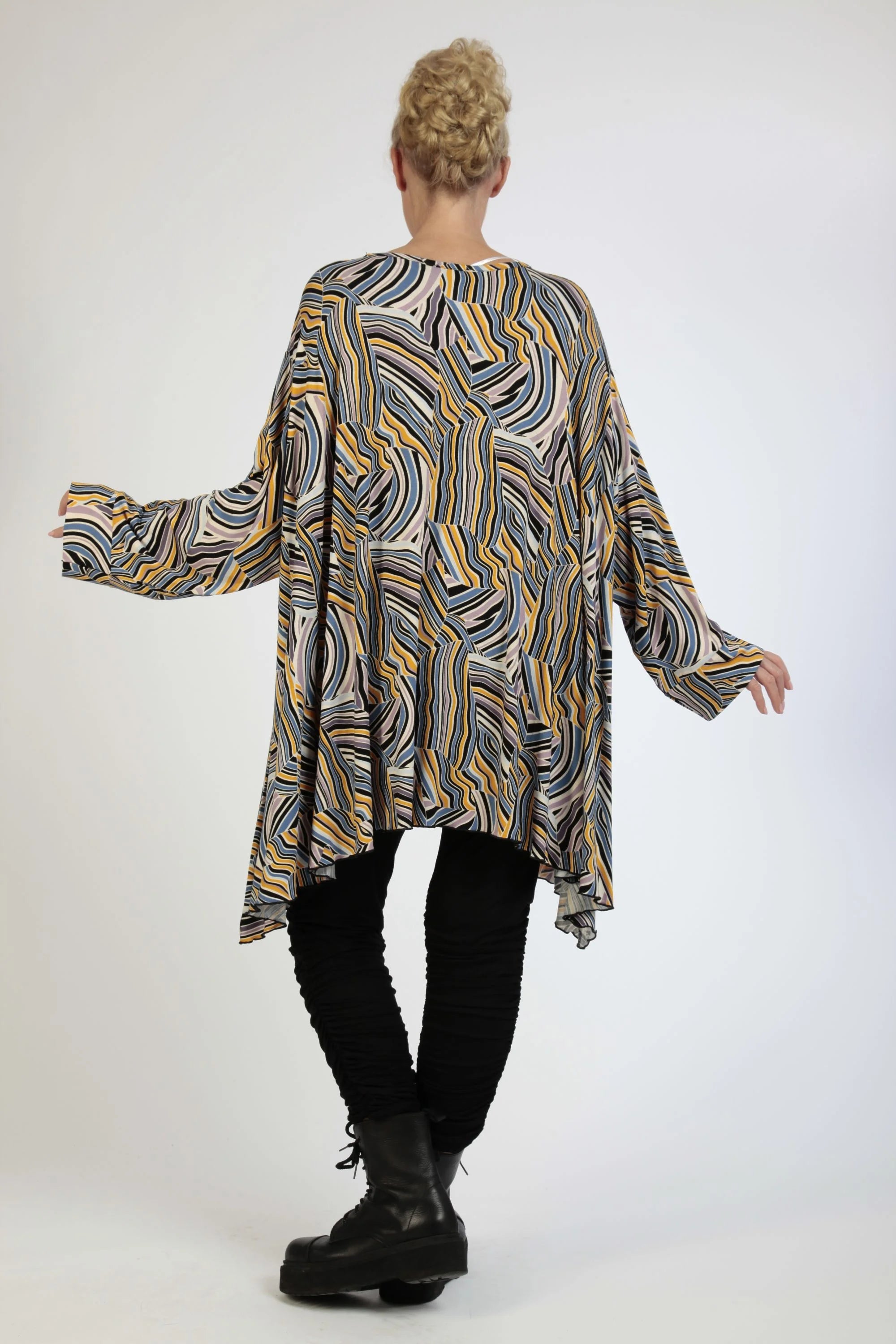  A-Form Bigshirt von AKH Fashion aus Viskose, 1169.00593, Blau-Gelb-Flieder, Grafik, Schick