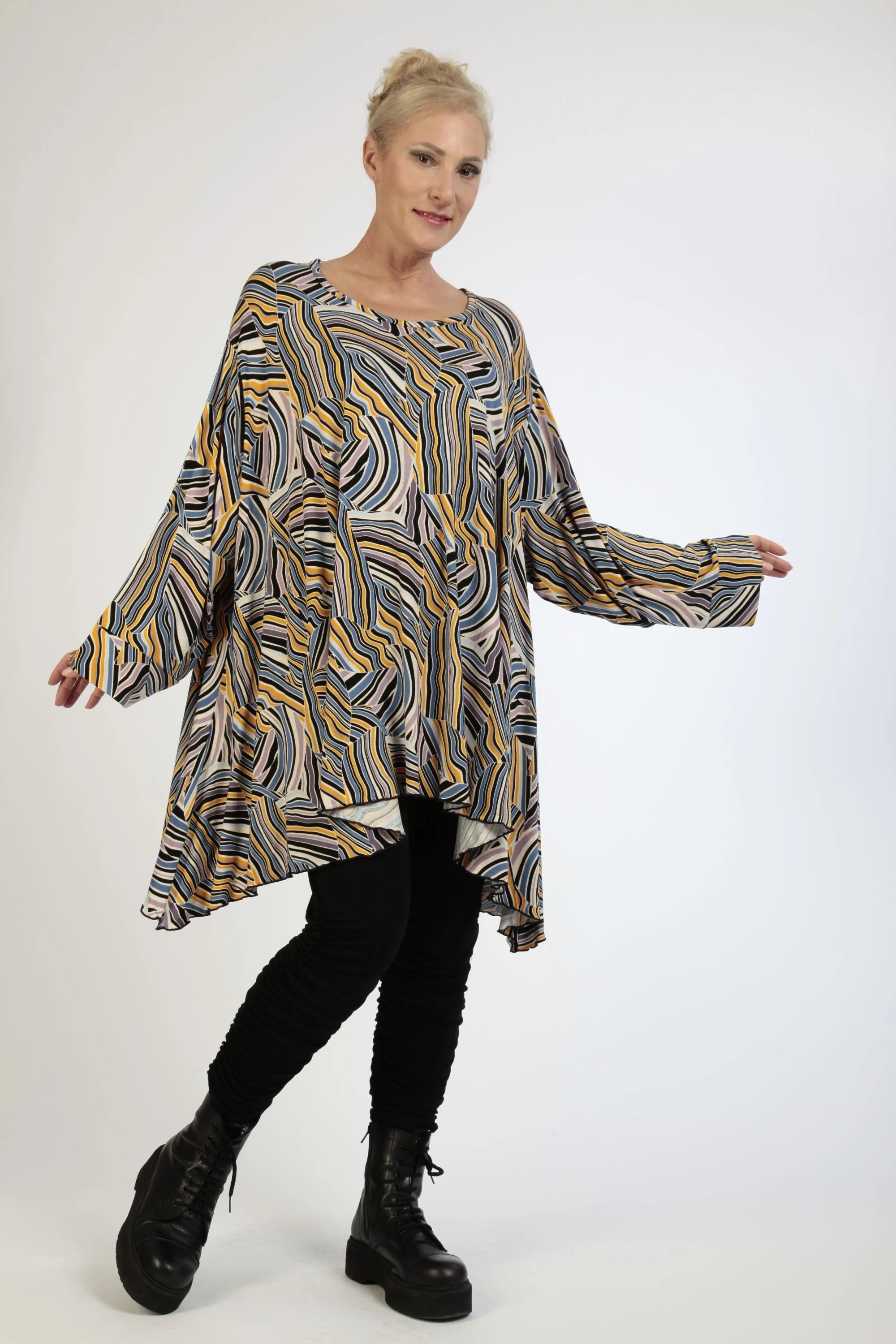  A-Form Bigshirt von AKH Fashion aus Viskose, 1169.00593, Blau-Gelb-Flieder, Grafik, Schick