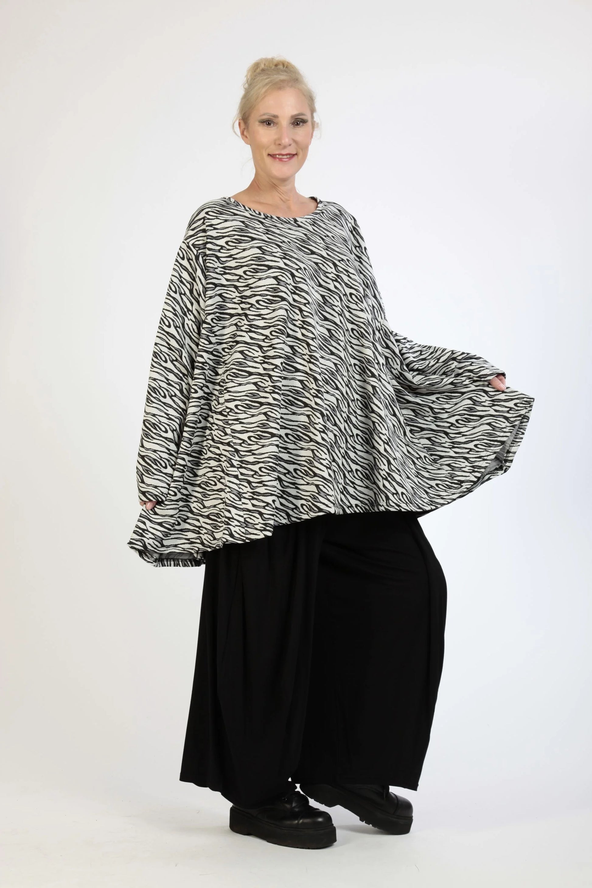  A-Form Bigshirt von AKH Fashion aus Materialmix, 1172.00593, Weiß-Schwarz, Zebra, Ausgefallen