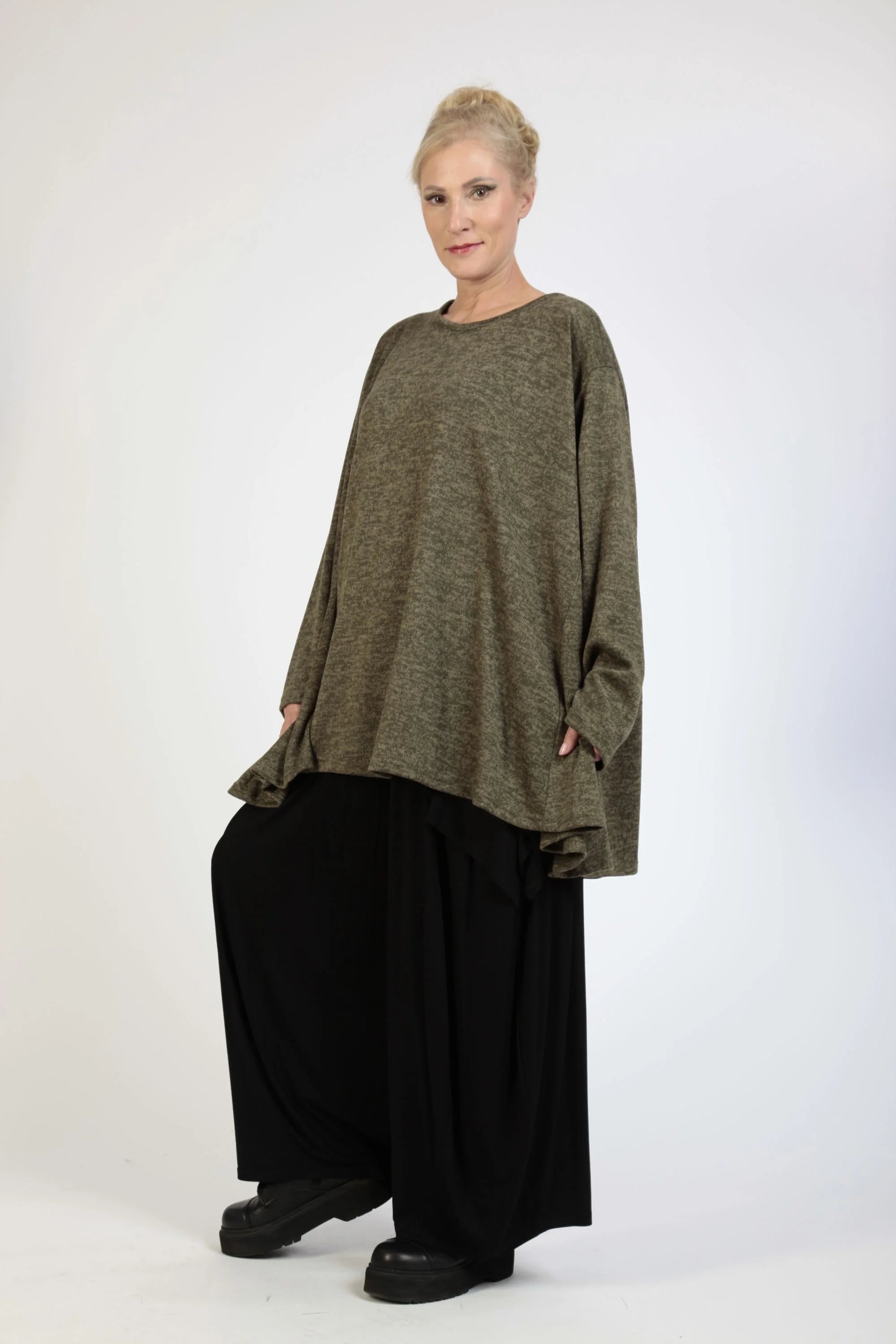  A-Form Bigshirt von AKH Fashion aus Polyester, 1179.00593, Olive, Meliert, Schick, Modern