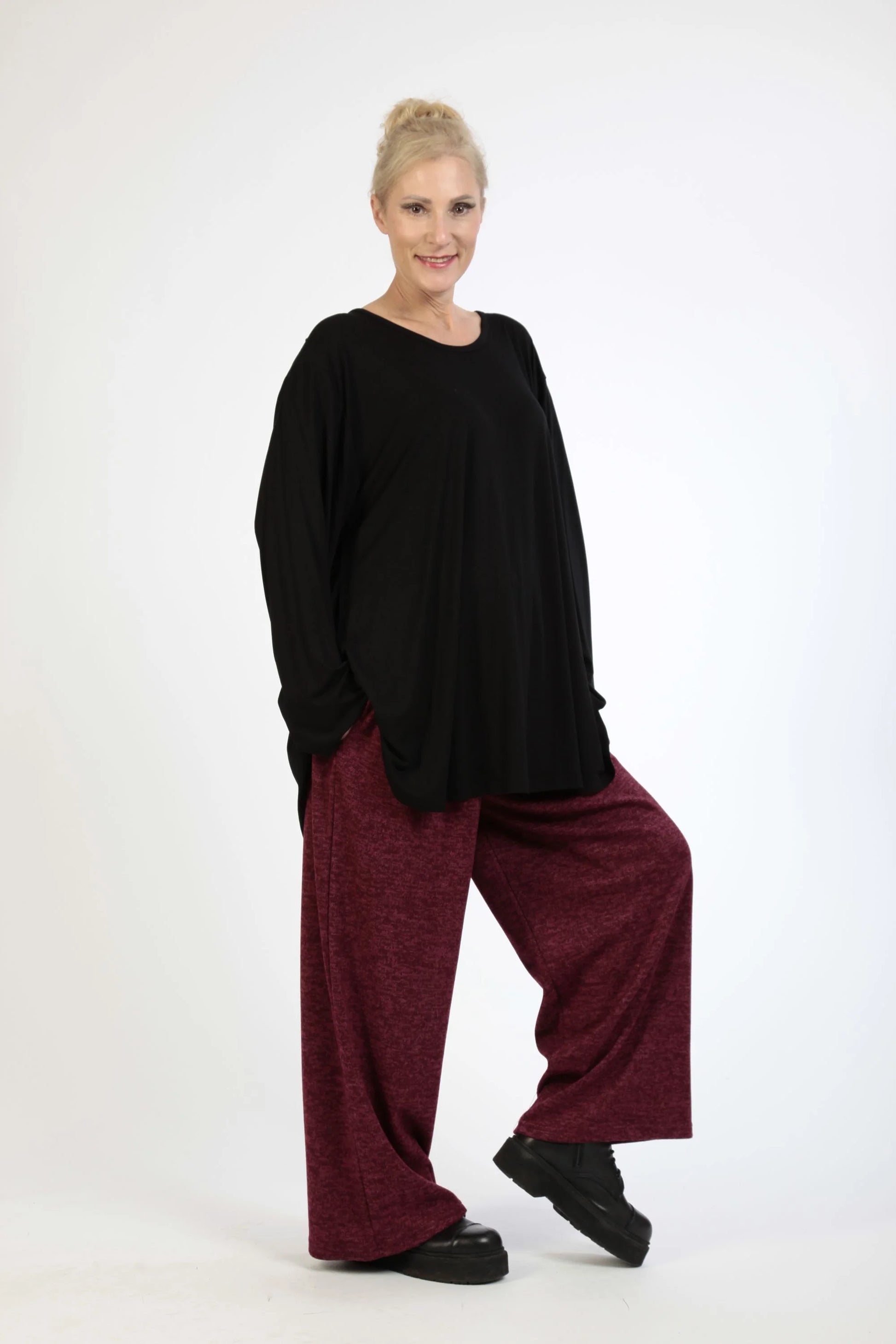  Elegante Strickhose in warmem Weinrot mit elastischem Bund und geradem Schnitt für Plus Size