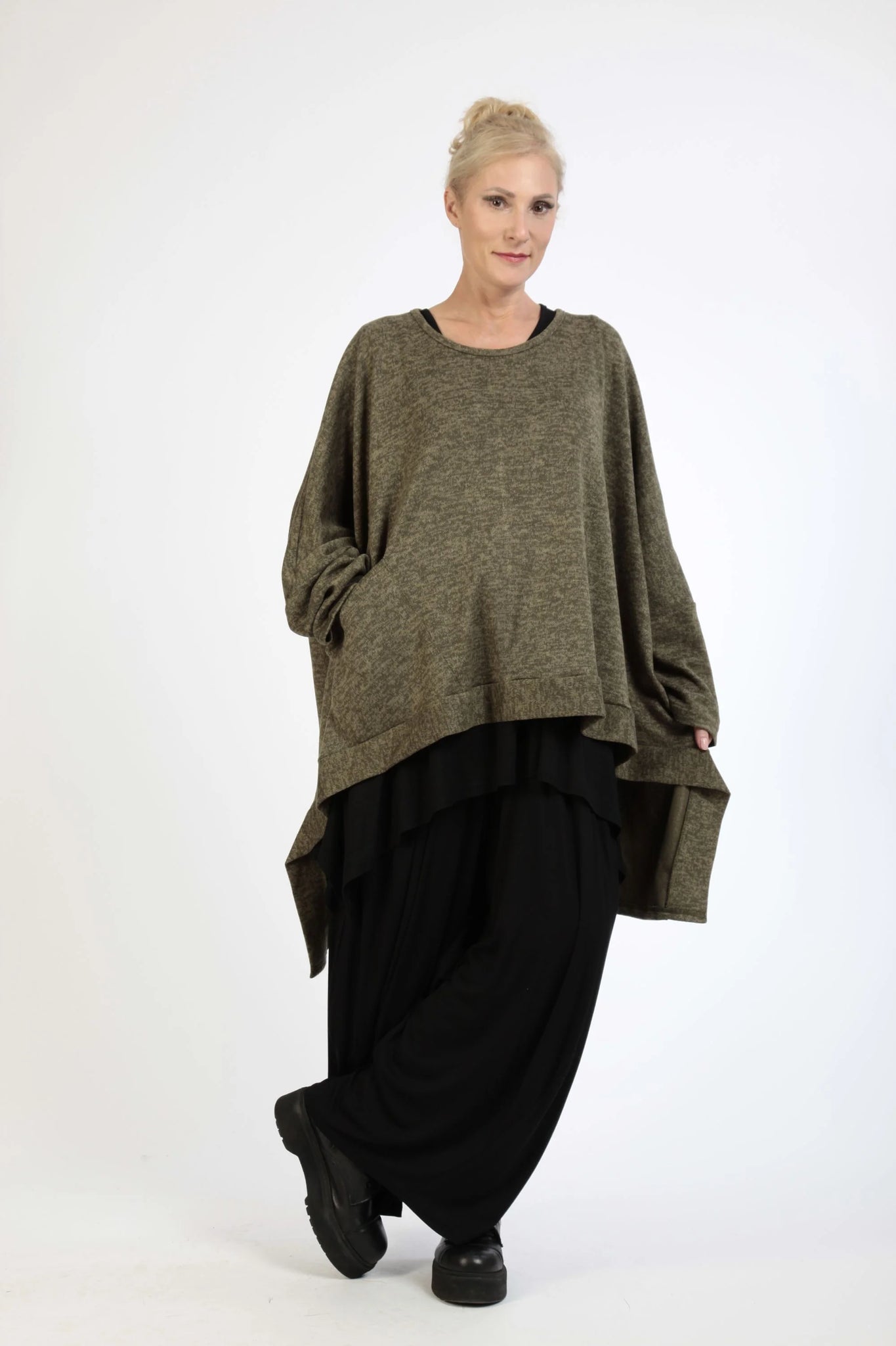  Bigshirt von AKH Fashion aus Polyester in Vokuhila-Form, 1179.06861, Olive, Schick, Modern