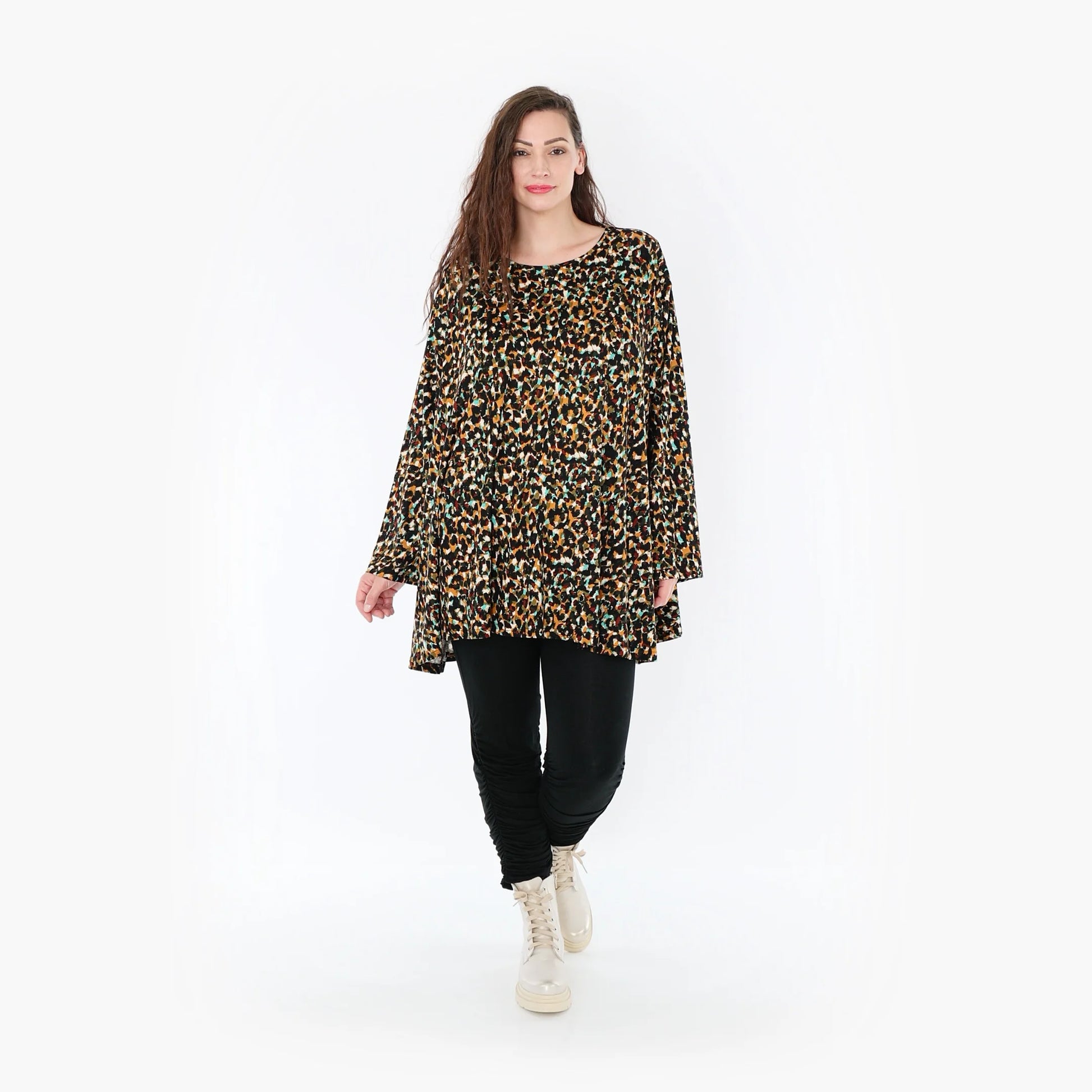  A-Form Shirt mit modernem Animal-Muster aus leichter Viskose für Plus Size und Curvy Fashion