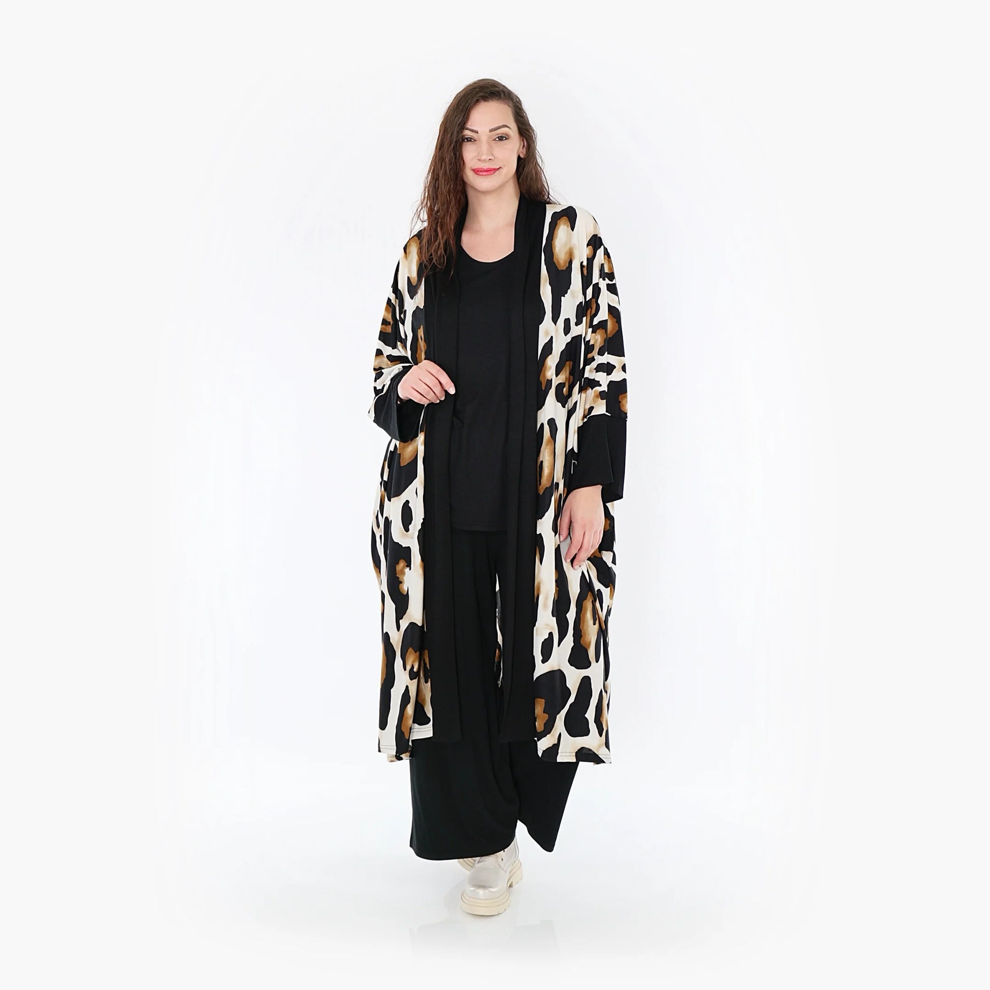  Elegante Jacke im Leopardenmuster mit geschmeidiger Viskose für Plus Size & Curvy Mode