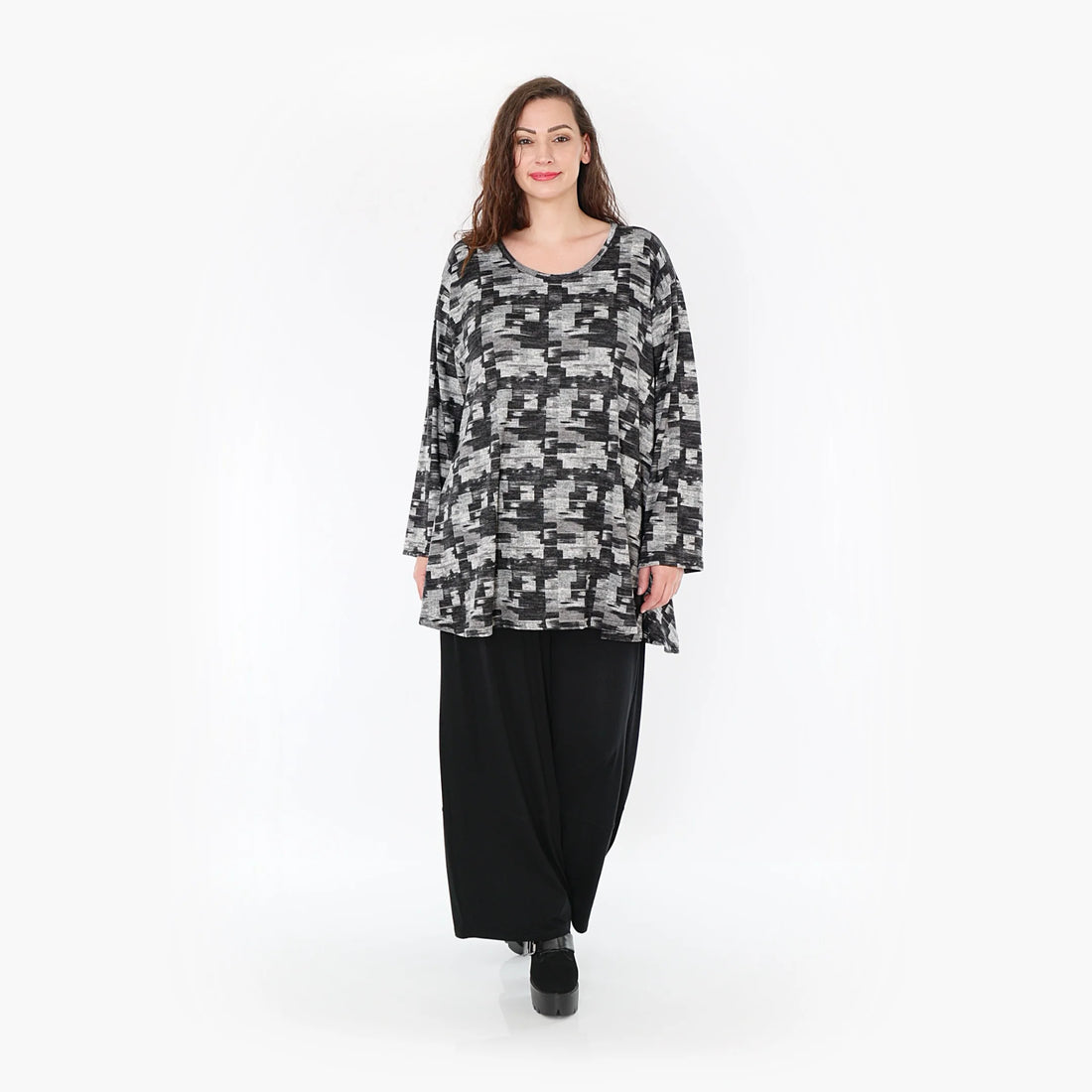  Stylisches Oversize-Shirt in edlem Dunkelgrau mit praktischen Taschen für Plus Size Mode