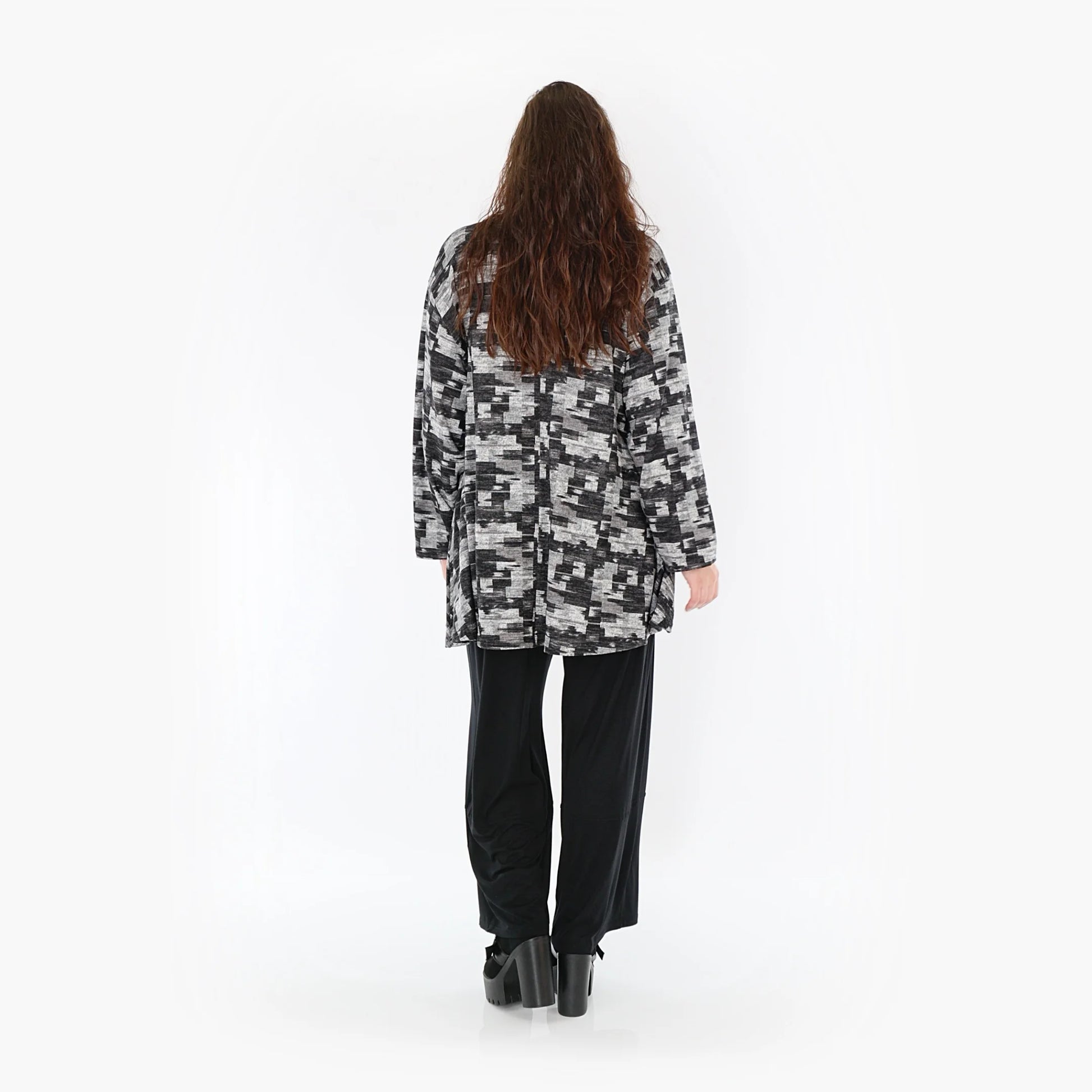  Stylisches Oversize-Shirt in edlem Dunkelgrau mit praktischen Taschen für Plus Size Mode