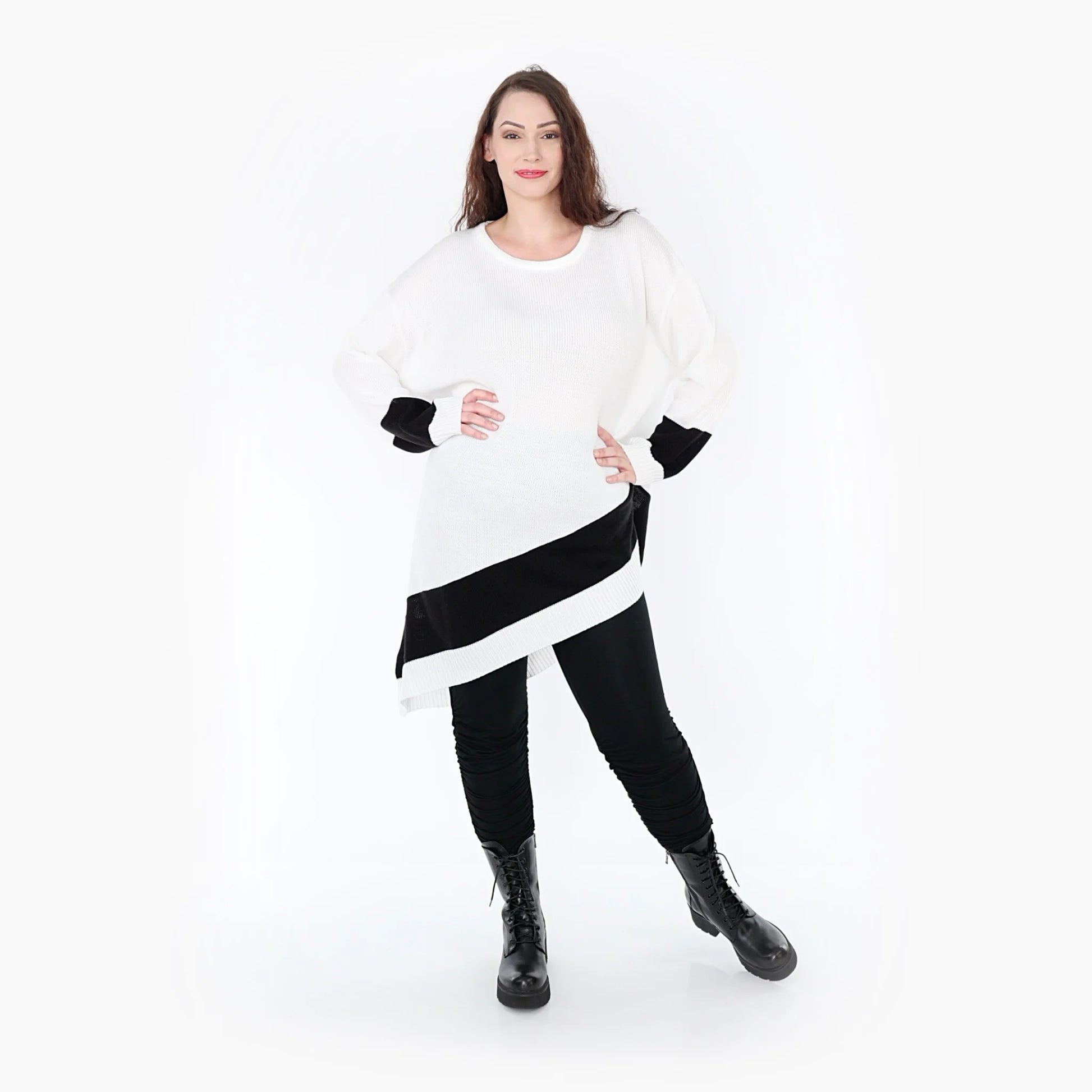  Bigshirt von AKH Fashion aus Baumwolle in asymmetrischer Form, 1343.02331, Weiß-Schwarz