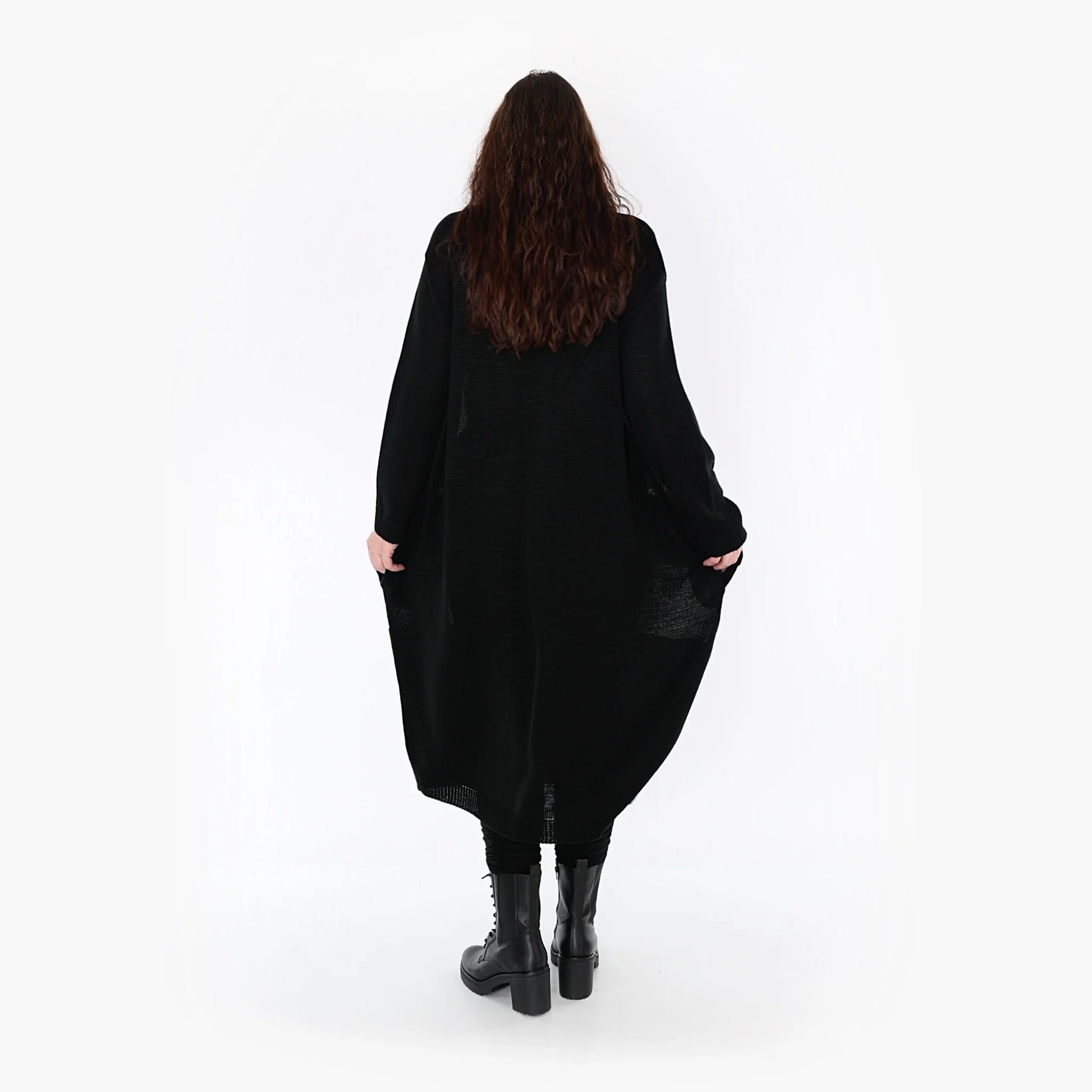  Modisches Ballonkleid mit zeitloser Blockstreifen-Optik in Schwarz-Weiß für Plus Size