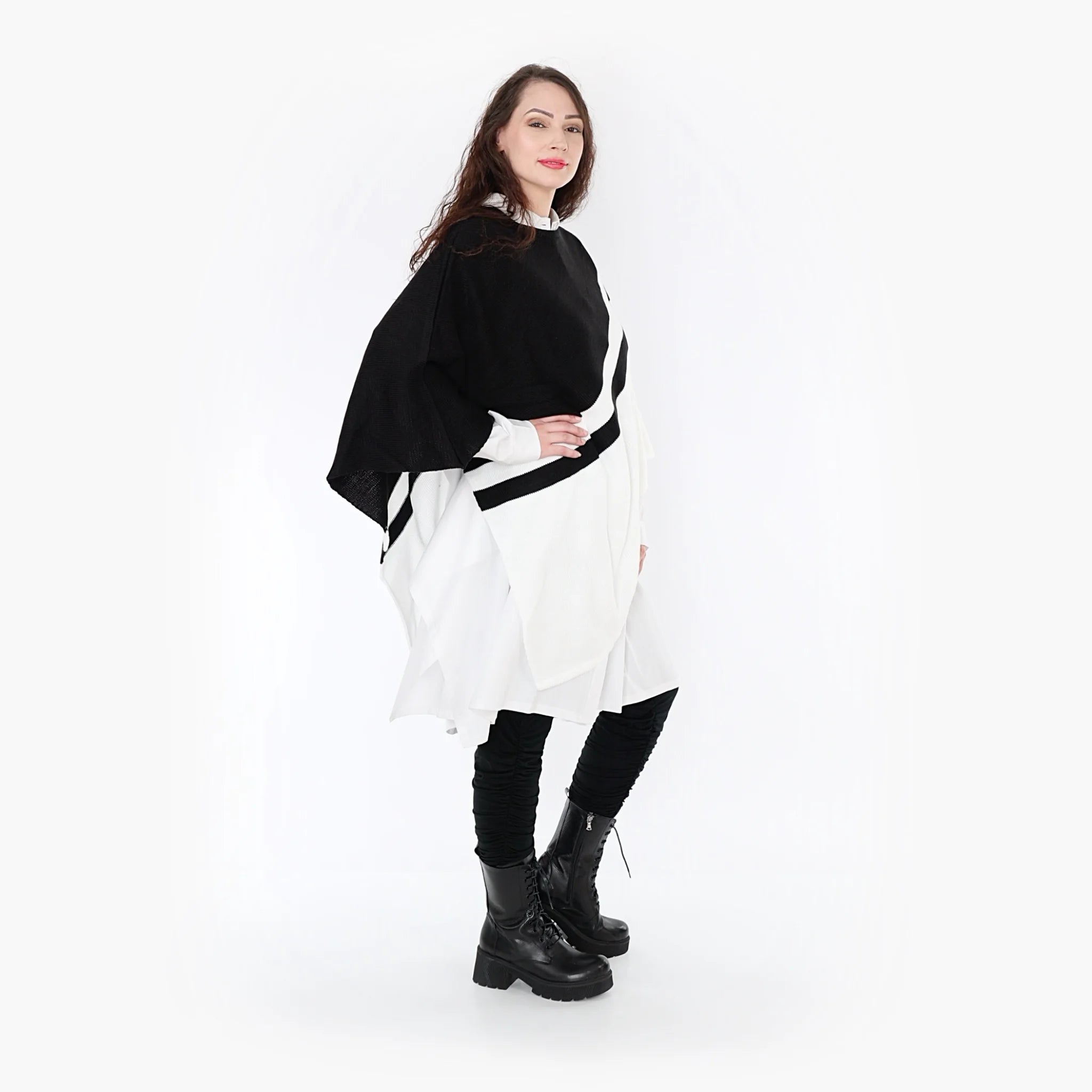  AKH Fashion Poncho in asymmetrischer Form, aus Baumwolle, 1343.02407, Weiß-Schwarz