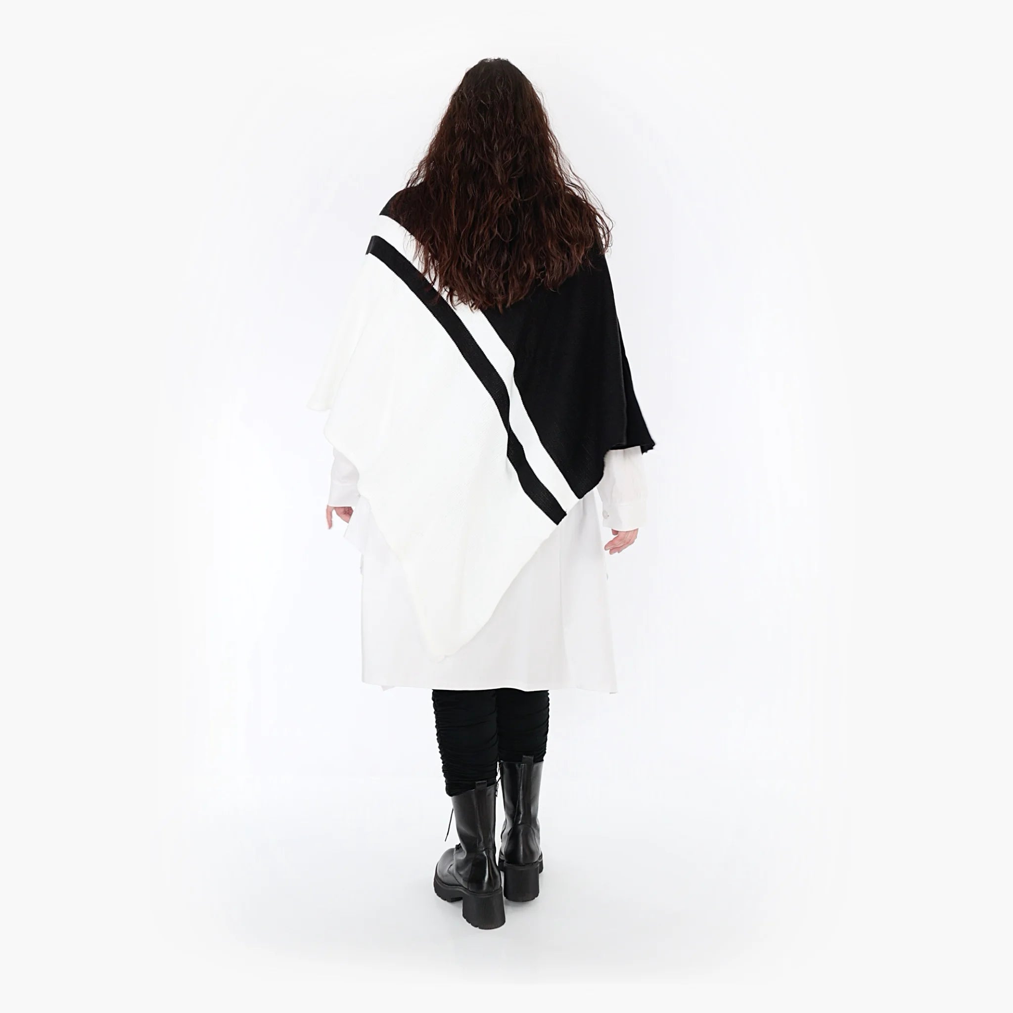  AKH Fashion Poncho in asymmetrischer Form, aus Baumwolle, 1343.02407, Weiß-Schwarz