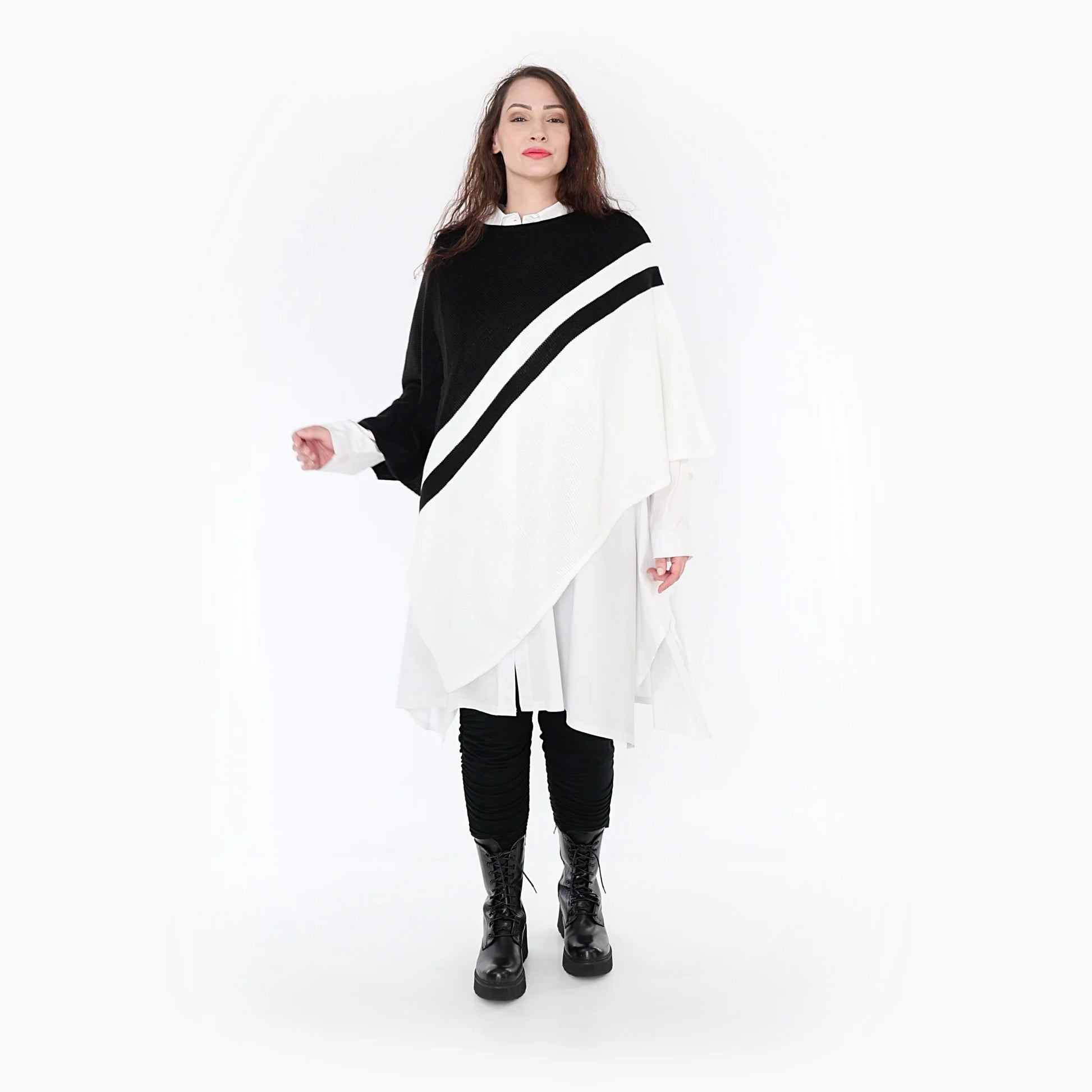  Poncho von AKH Fashion aus Baumwolle in asymmetrischer Form, 1343.02407, Weiß-Schwarz