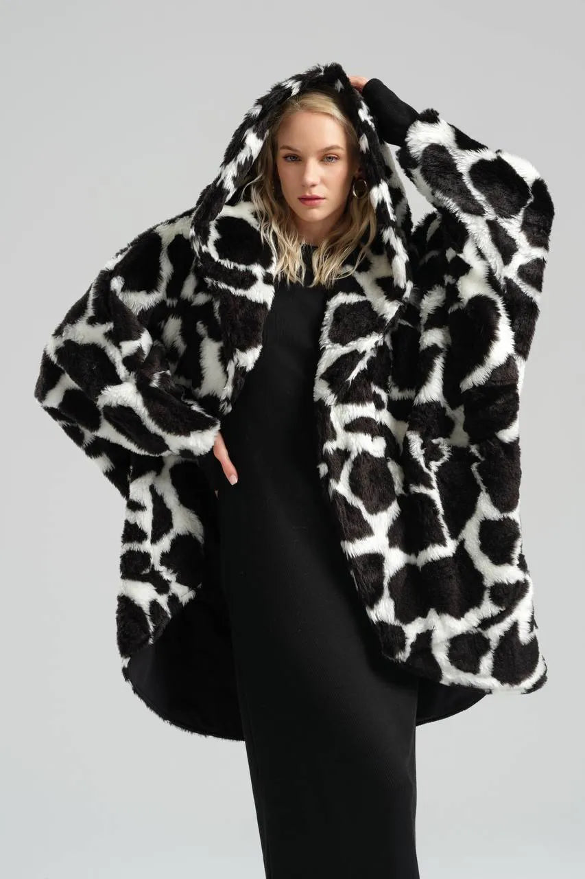  TW3 Mantel in Vokuhila-Form, aus Polyamid, 1022, Cow Print, Kuschelig, Ausgefallen
