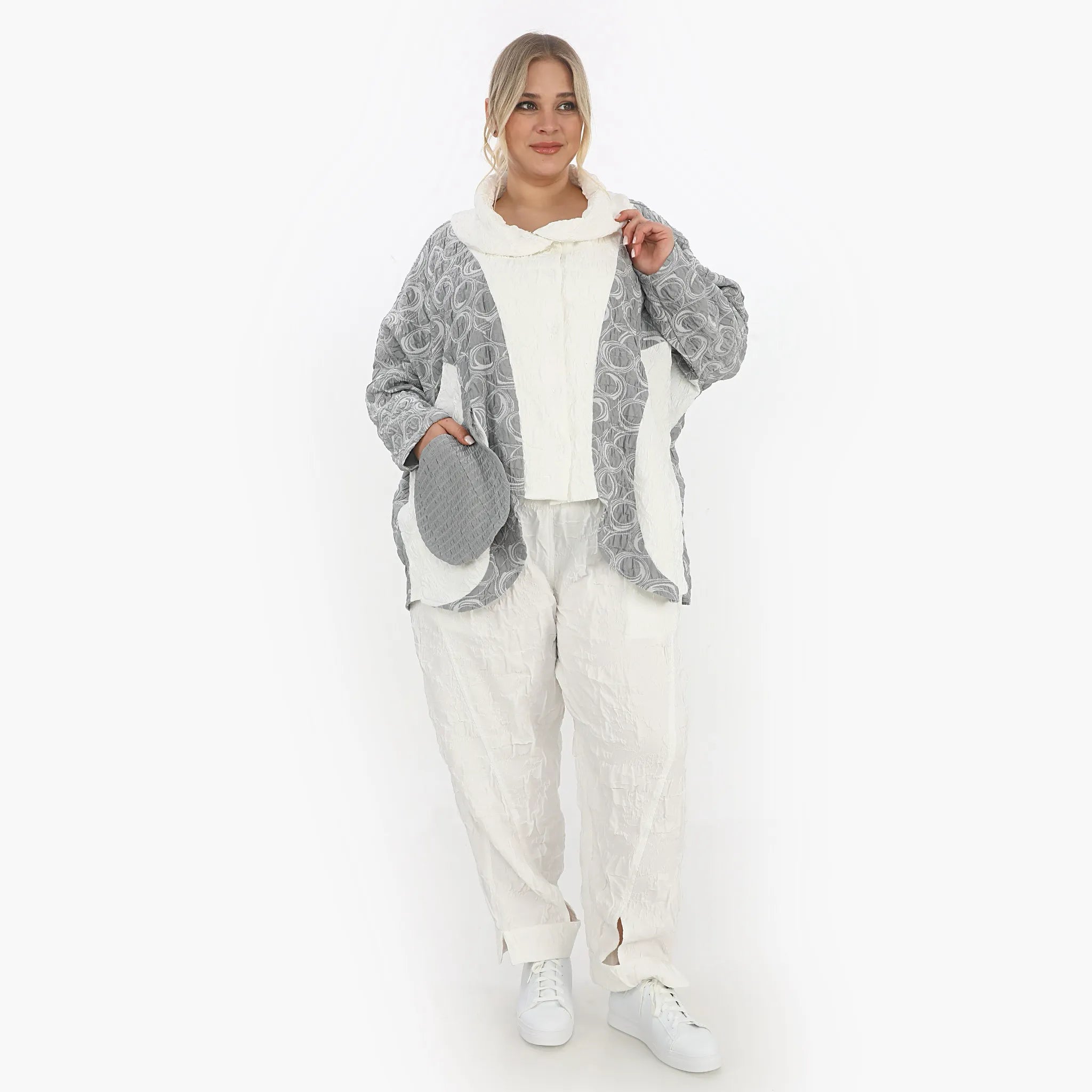  Zedd Plus Jacke in gerader Form, aus Polyamid, 25077, Grau/Weiß, Kreismotiv, Schick