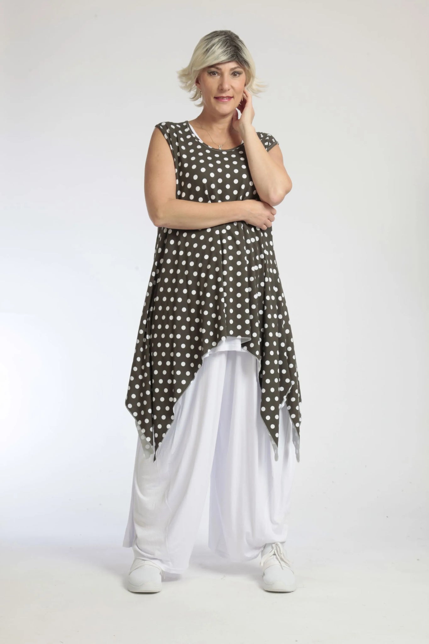  Zipfel Top von AKH Fashion aus Viskose, 1049.01827, Taupe-Punkte-Groß, Punkte, Schick