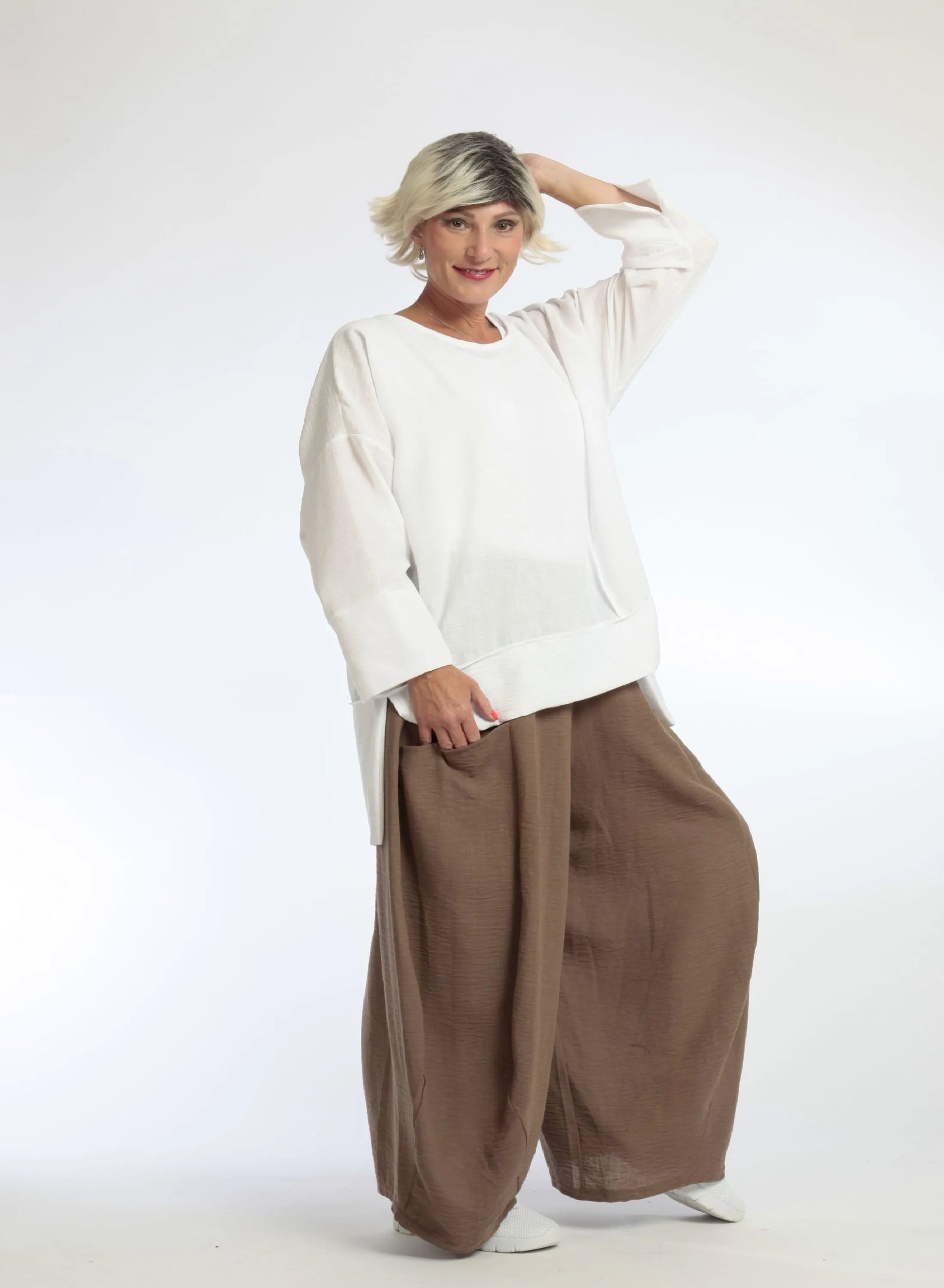  Elegante Ballonhose in sanftem Cognac mit weichem Viskose-Leinen-Mix und elastischem Bund