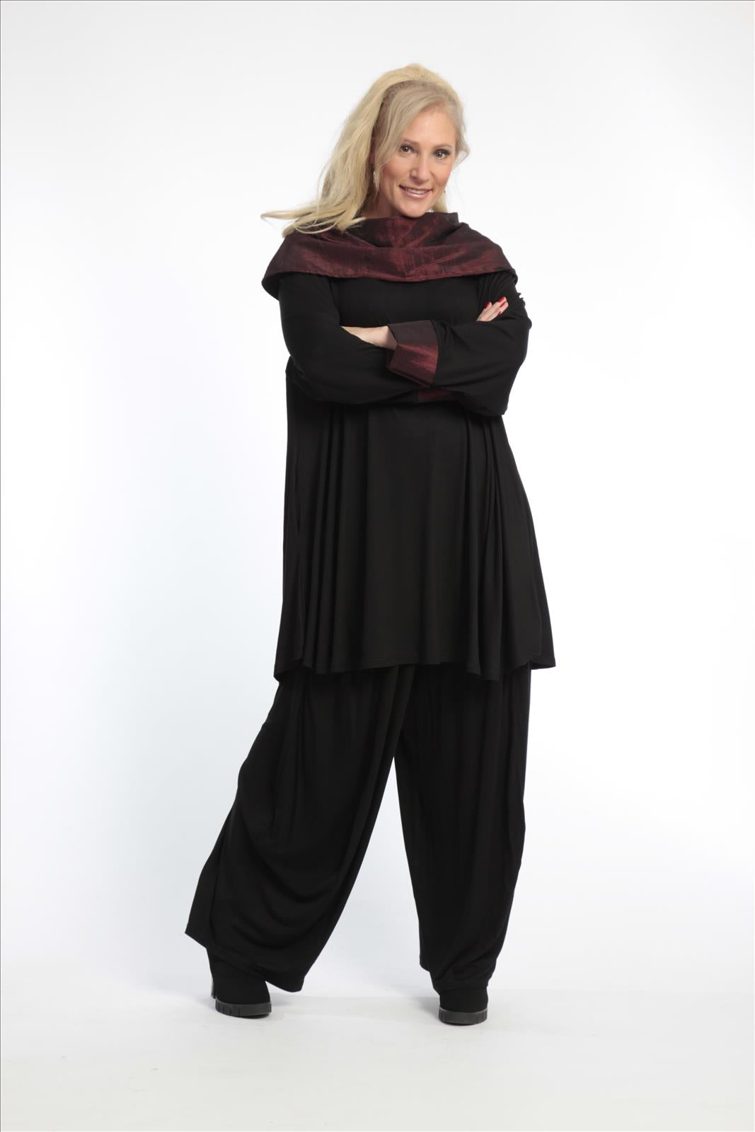  A-Form Bigshirt von AKH Fashion aus Materialmix, 0780.06760, Schwarz-Bordeaux, Ausgefallen