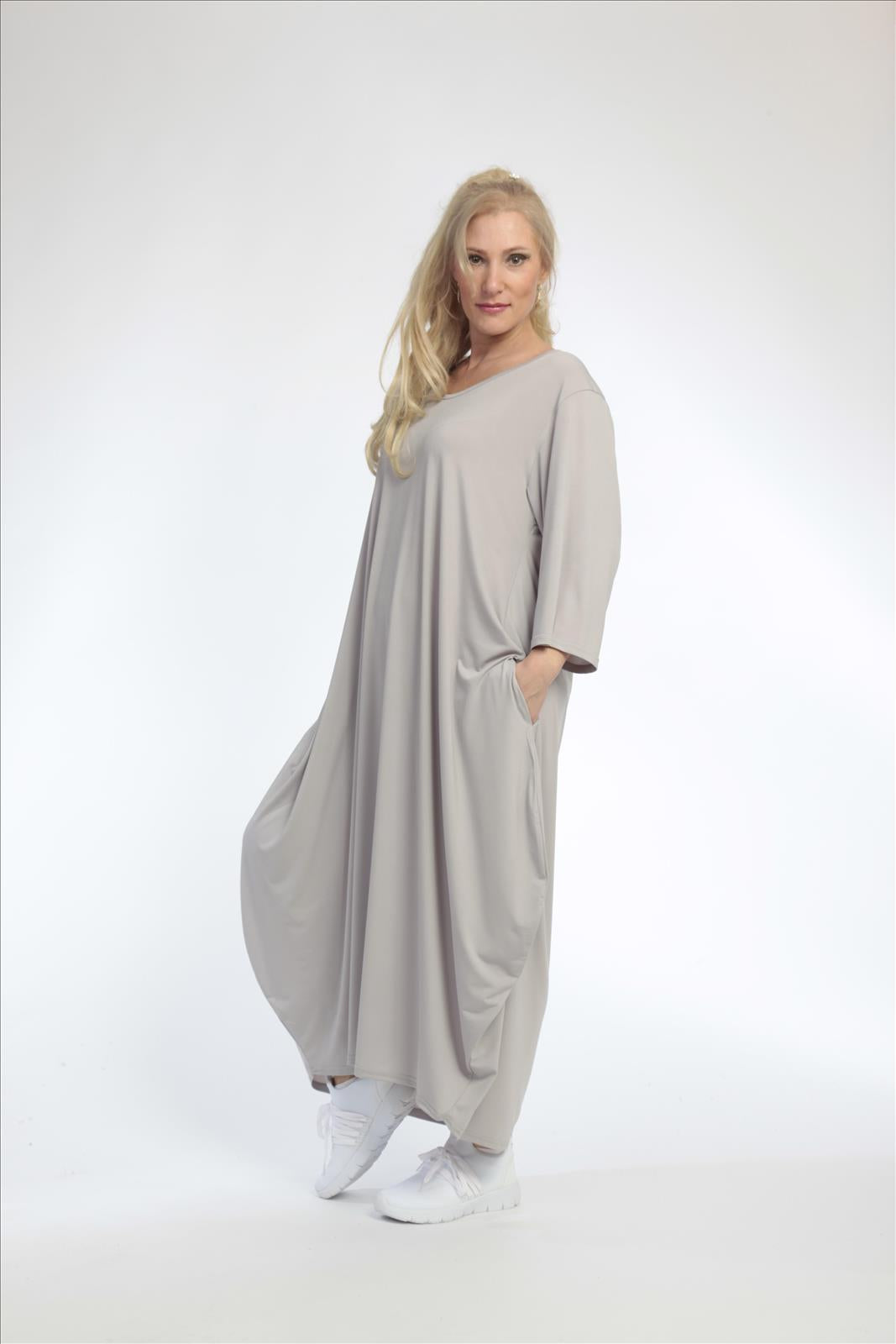  Ballonkleid von AKH Fashion aus Materialmix, 0792.01926, Taupe, Schick, Modern, Bequem