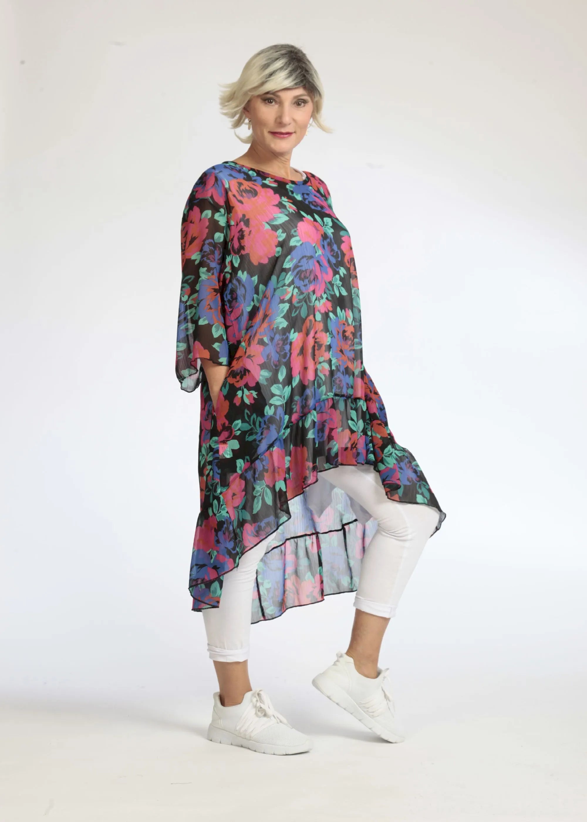  AKH Fashion Bigshirt in Vokuhila-Form, aus Polyester, 1076.06837, Schwarz-Rot-Blau, Blumen