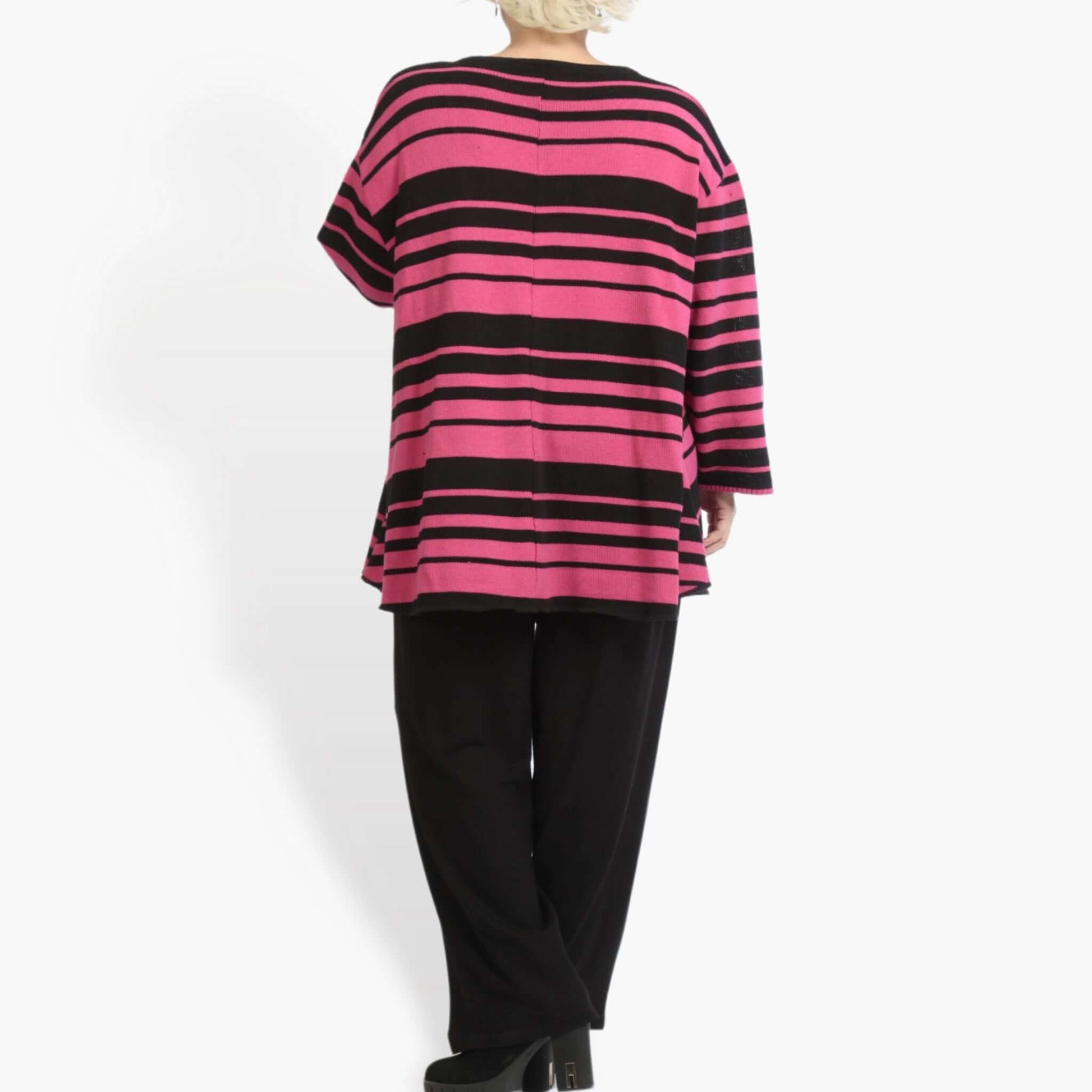  Oversize-Pullover im Lagenlook mit Glockenform, Rundhalsausschnitt und Blockstreifen Schwarz-Rosa