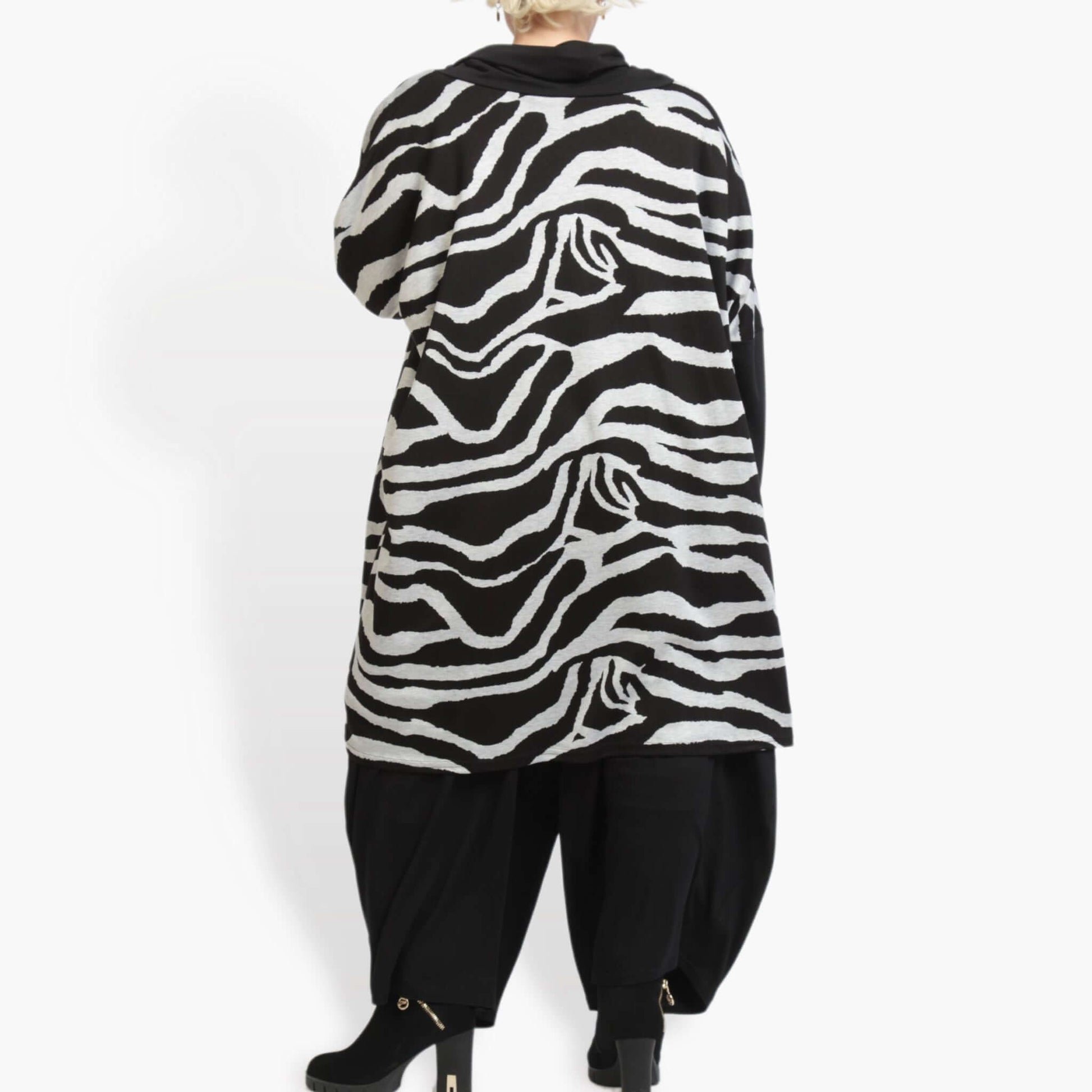  Bigshirt von AKH Fashion aus Viskose in kastiger Form, 0916.06807, Schwarz-Grau, Ausgefallen